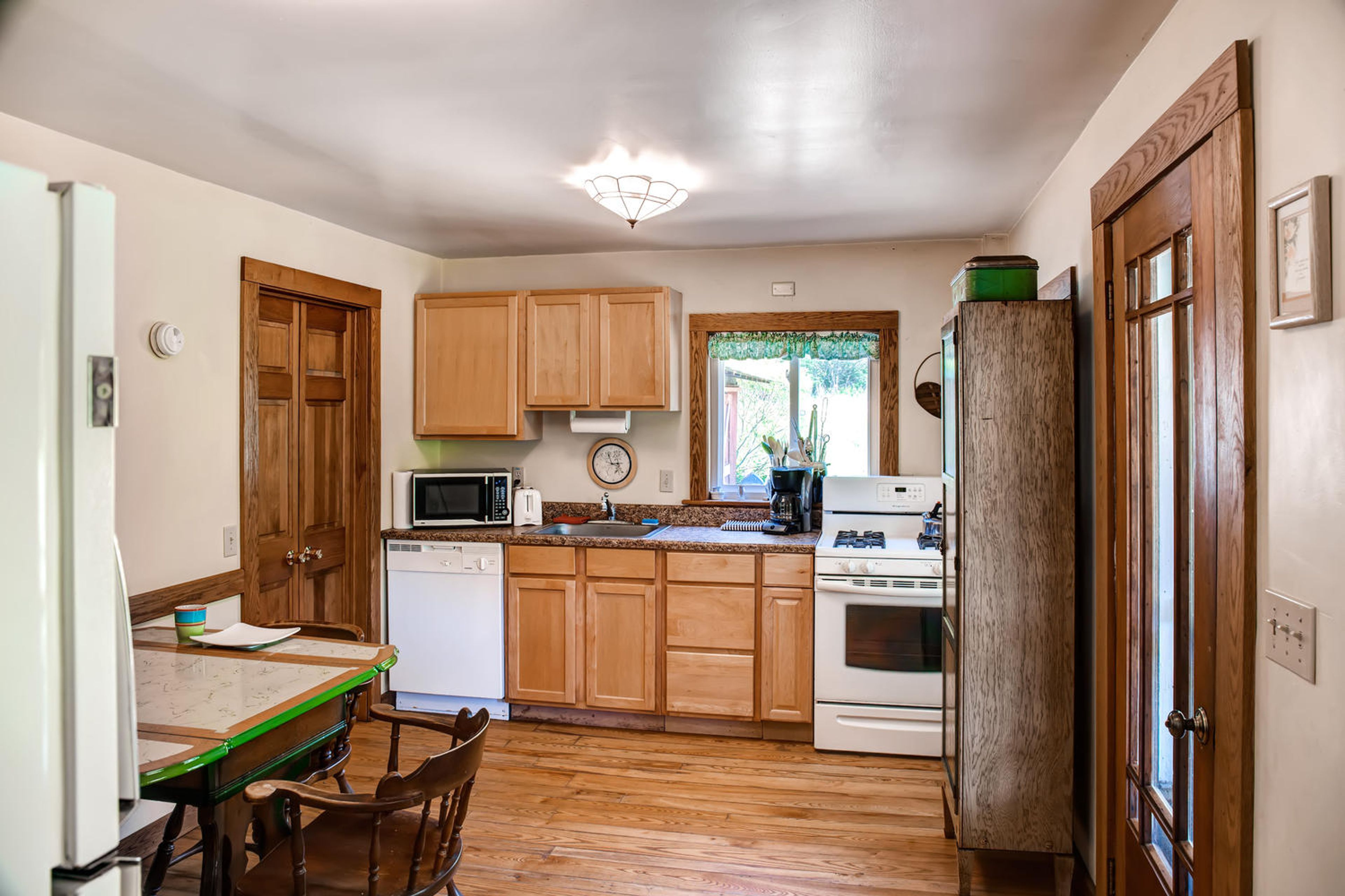 Kitchen | 1st Floor | Dishwasher | Drip & Keurig Coffee Makers