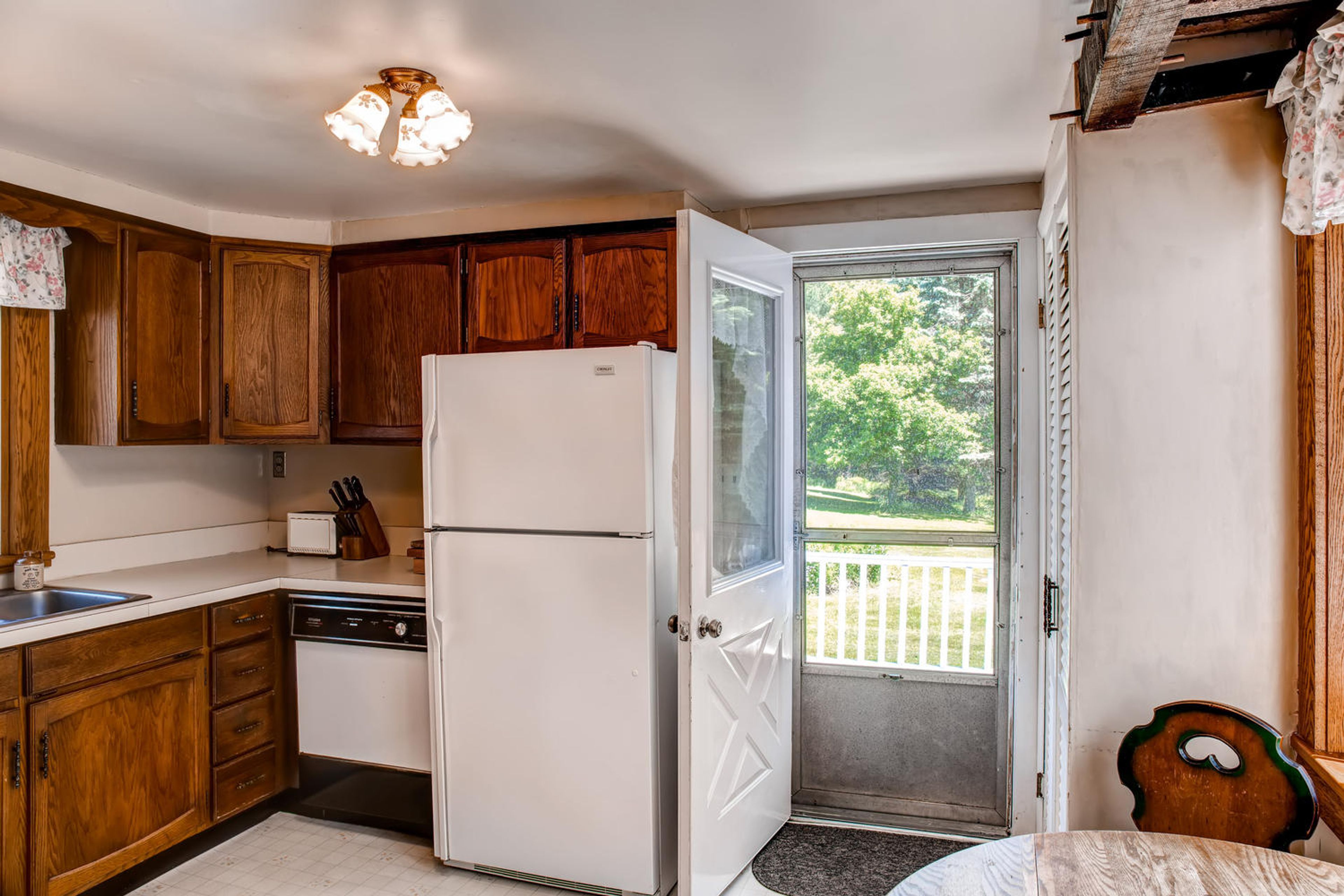 Kitchen | 1st Floor | Dishwasher