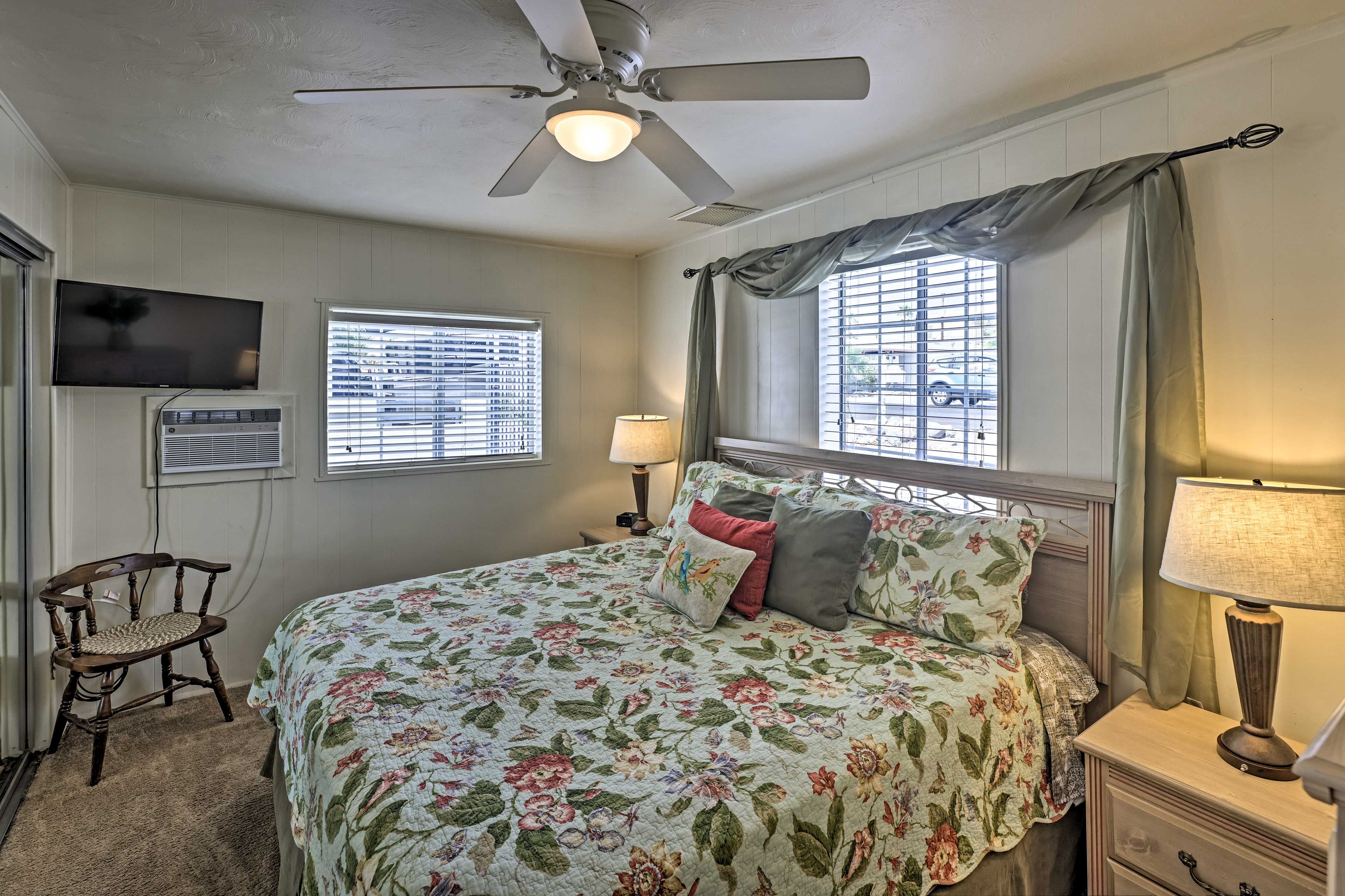 Bedroom 1 | King Bed | Linens Provided