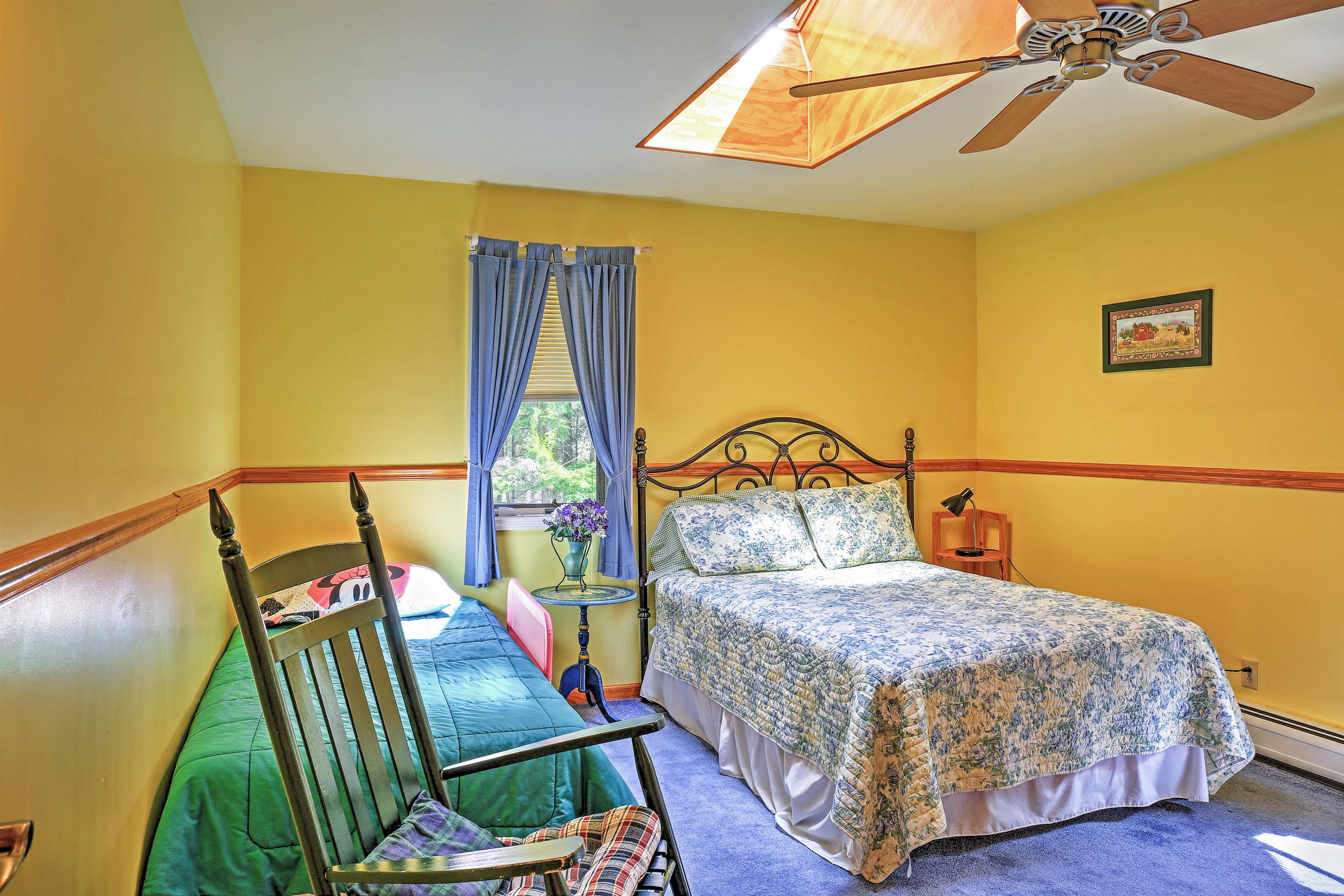 Bedroom 2 | Full Bed | Twin Bed
