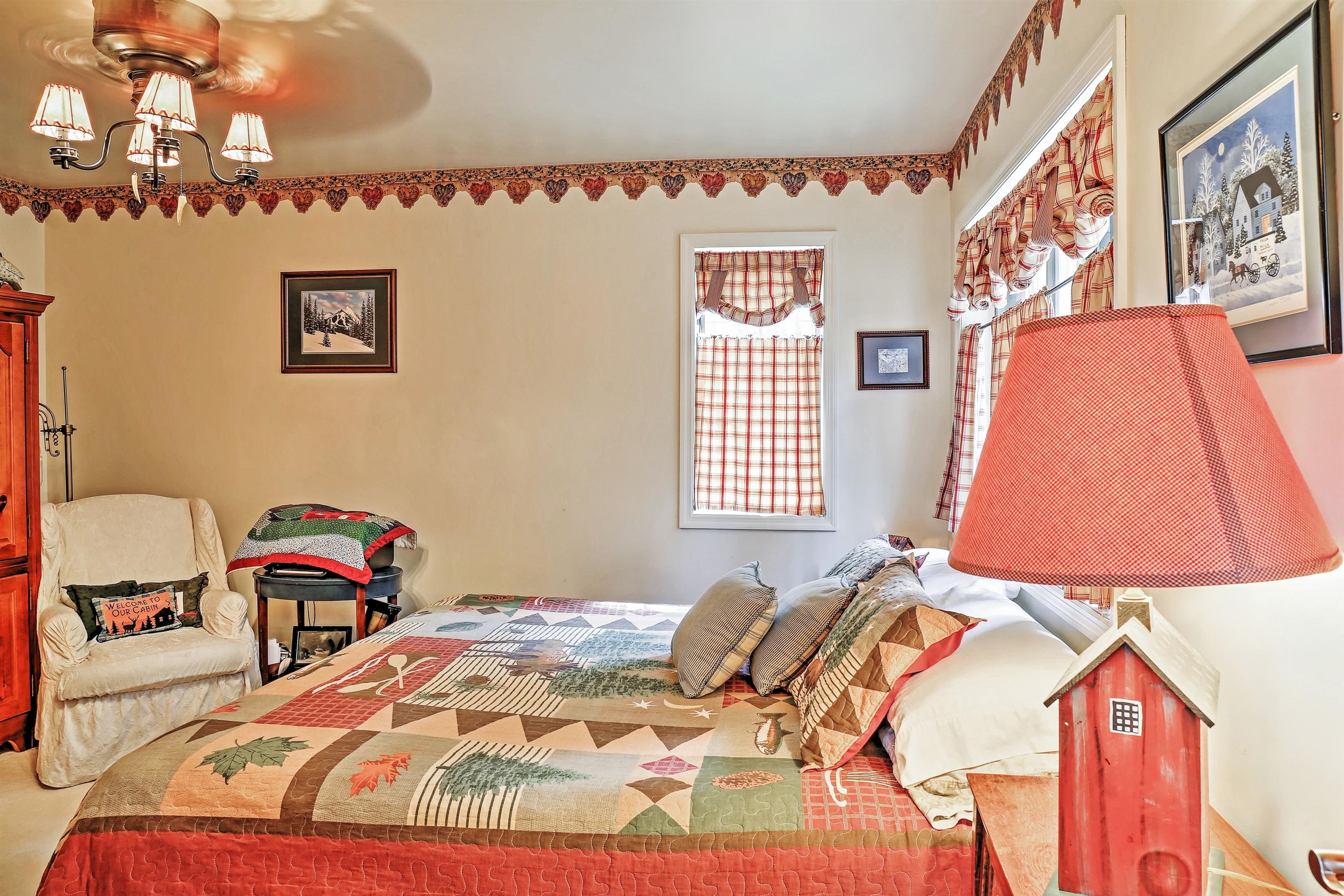 Bedroom 1 | King Bed