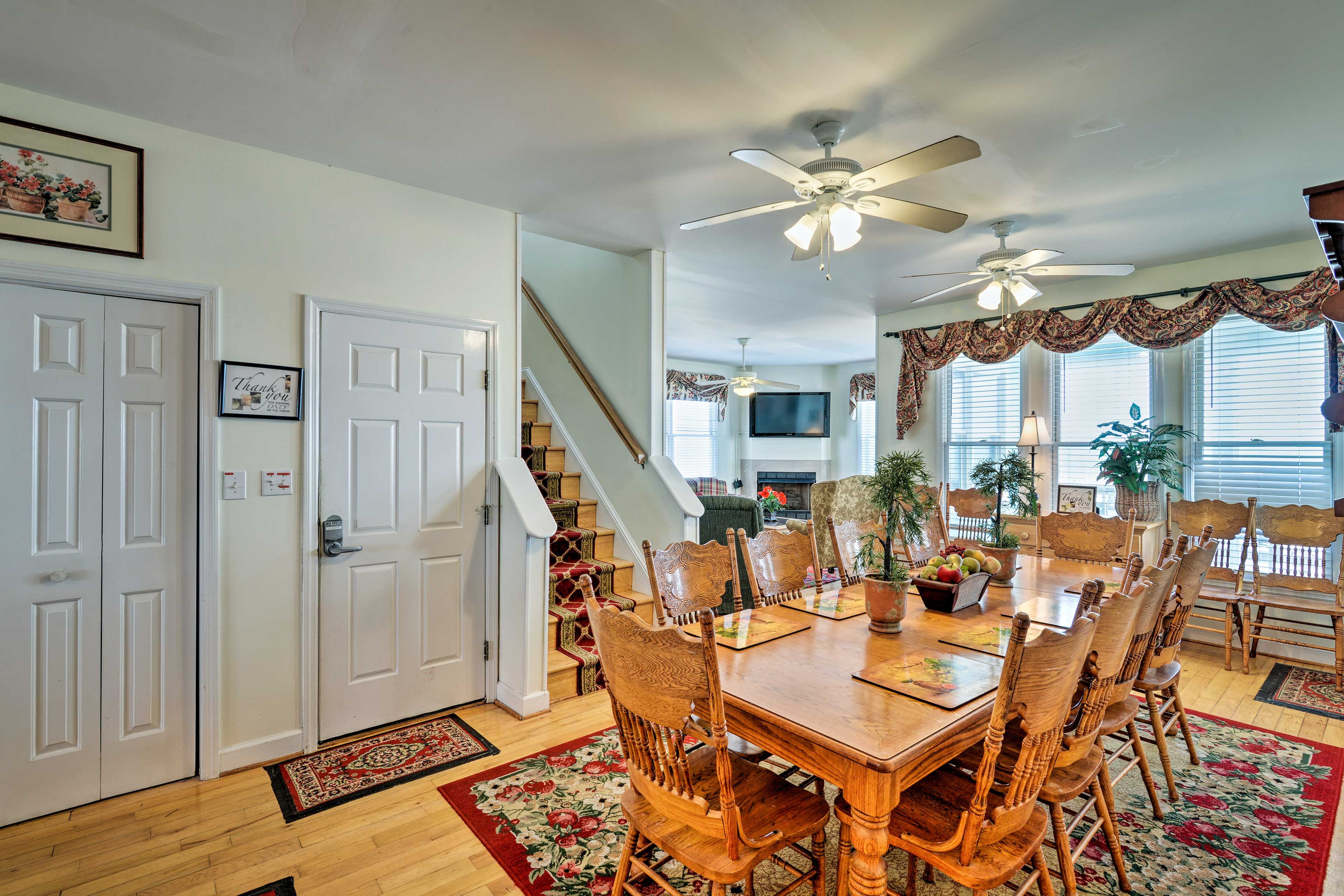 Dining Room | 1st Floor | Dishware/Flatware Provided