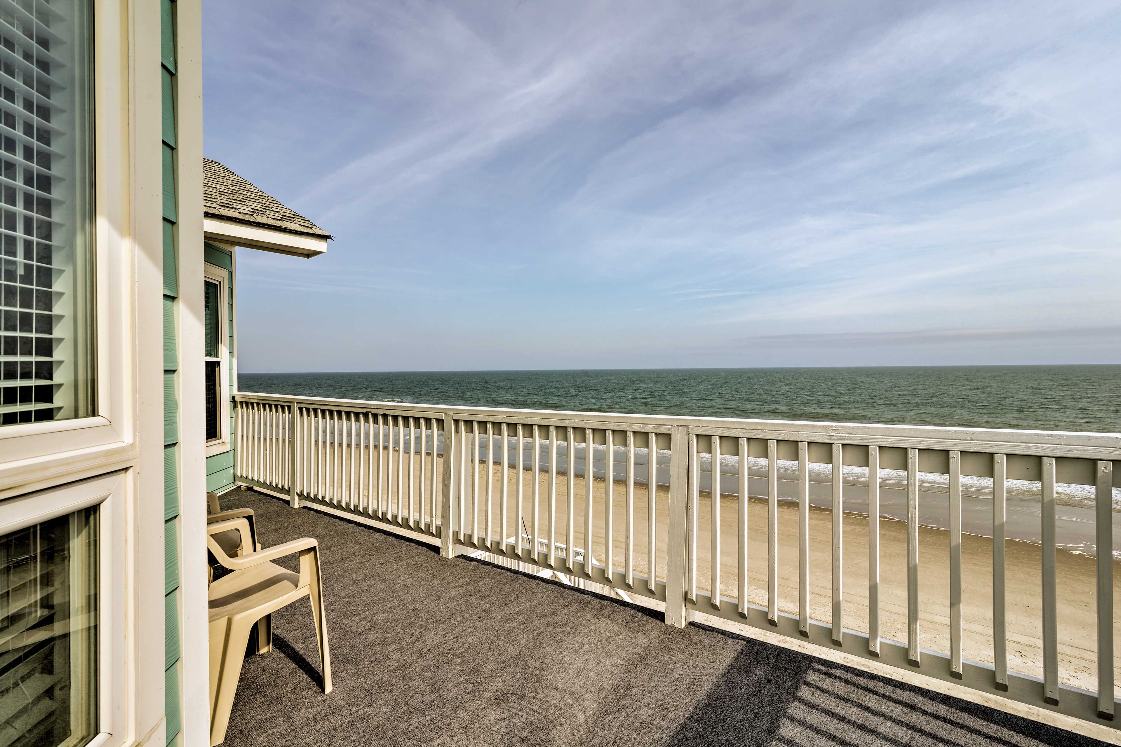 Private Balcony | 2nd Floor