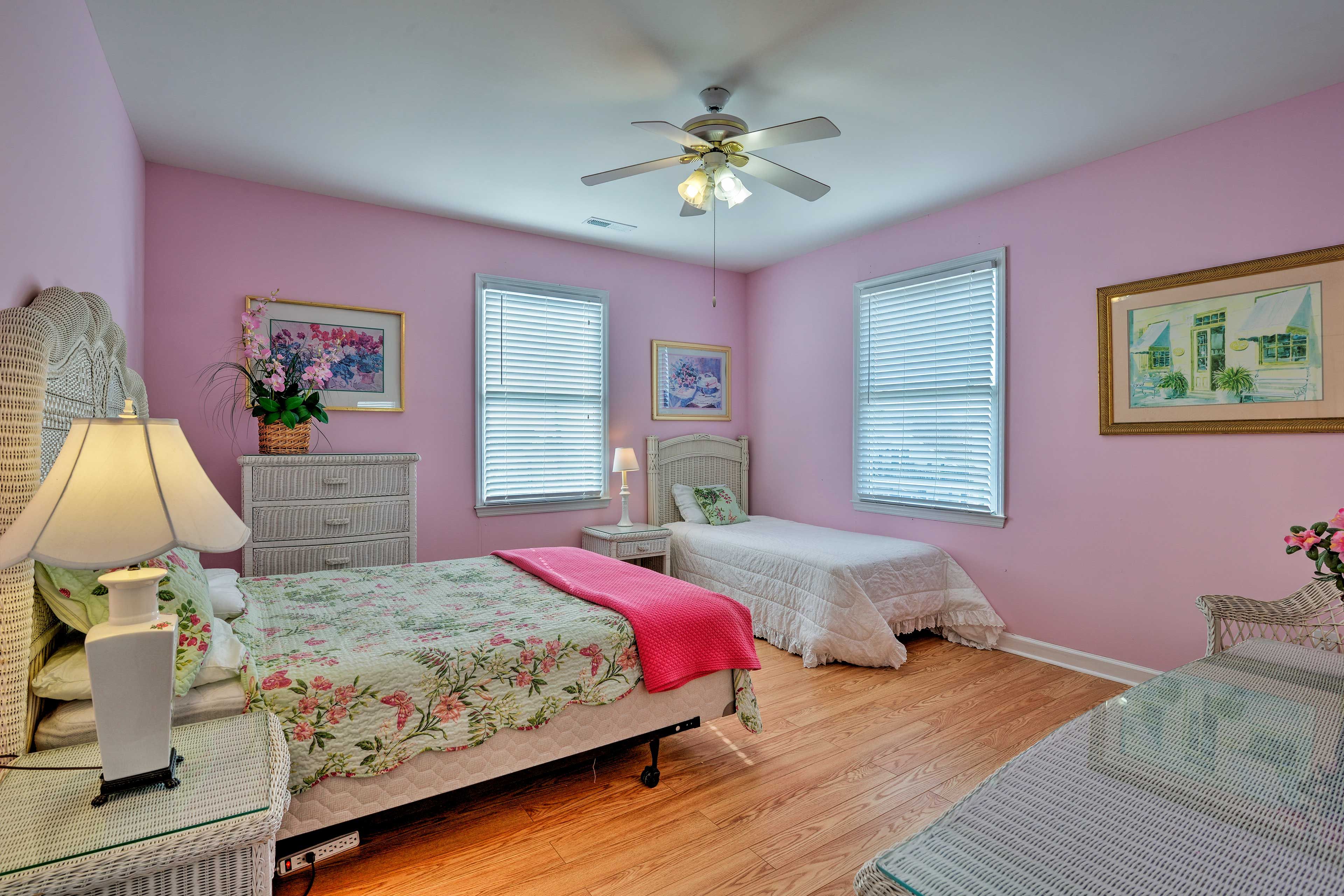 Bedroom 5 | 2nd Floor | Queen Bed, Twin Bed