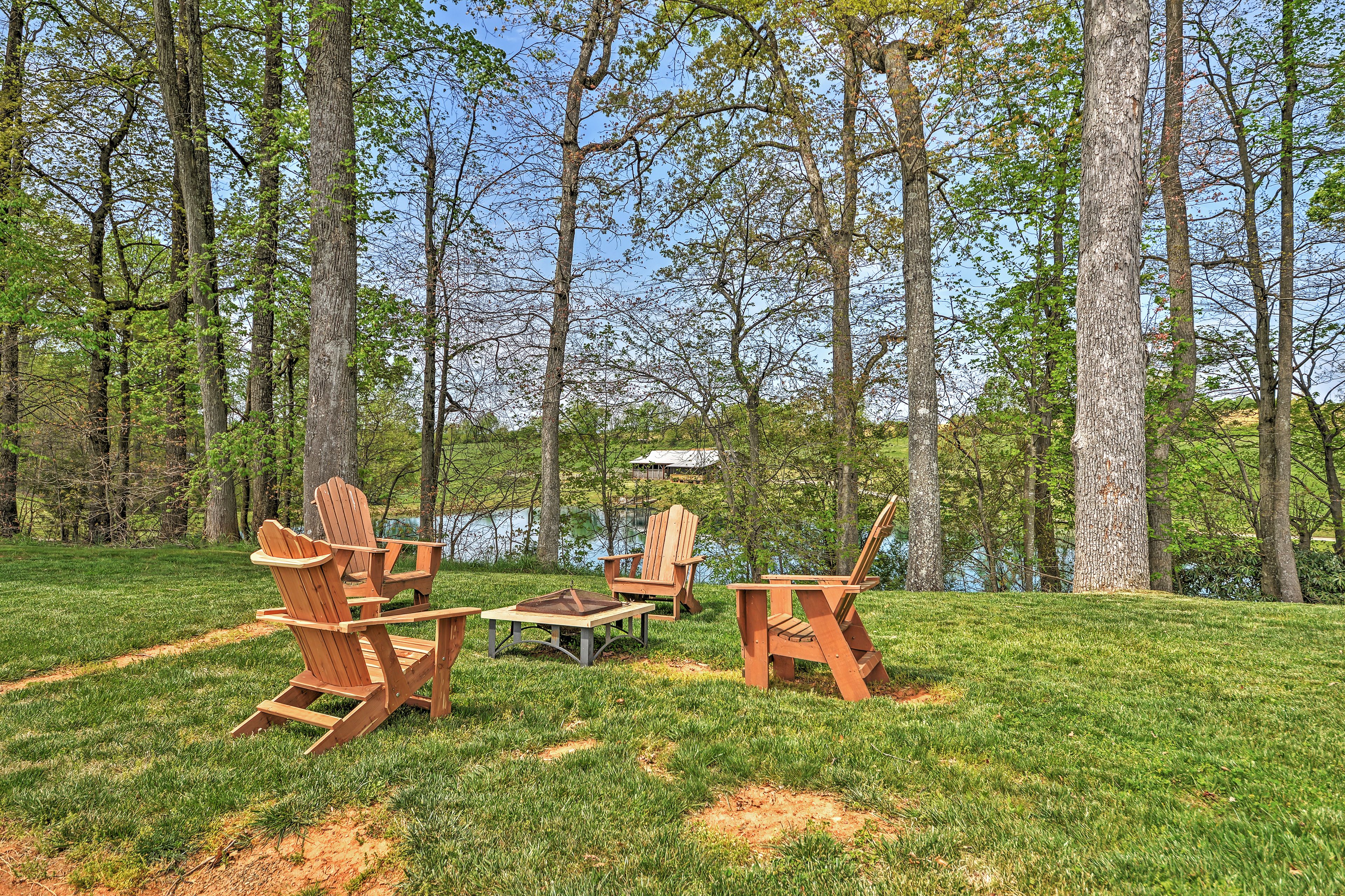 Backyard | Fire Pit | Pond Access