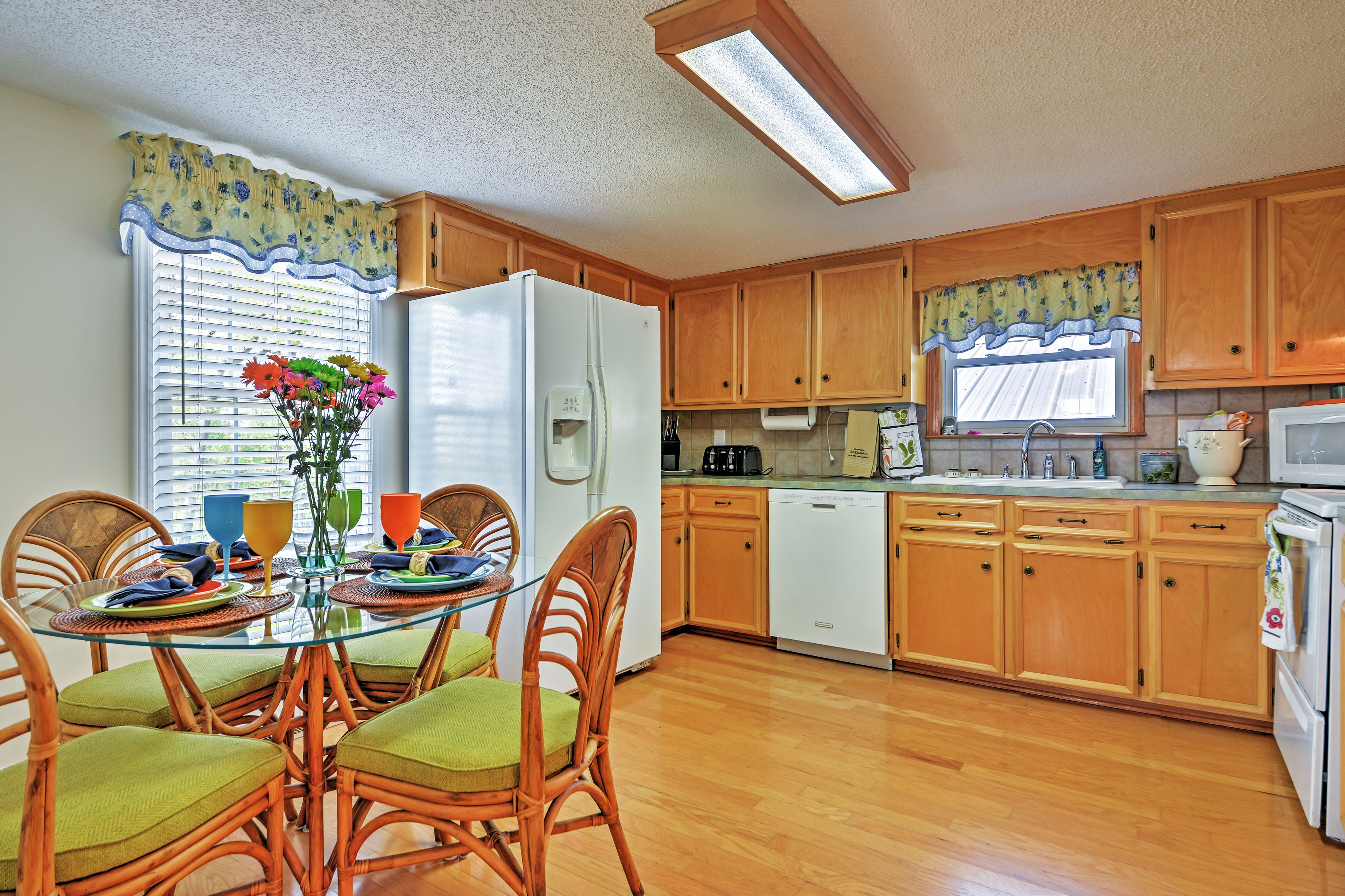 Fully Equipped Kitchen | 1st Floor | Cooking Basics | Dishware/Flatware