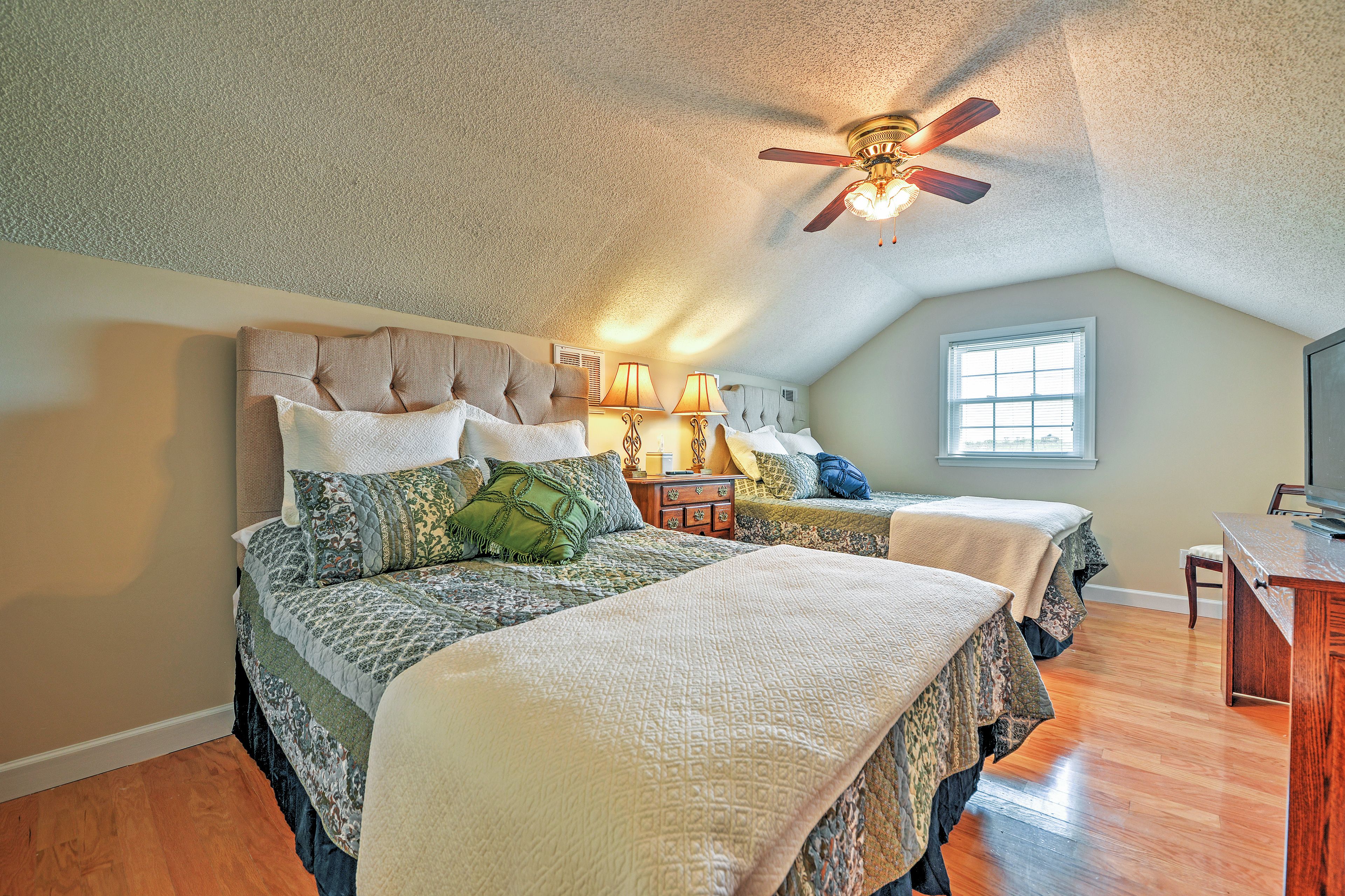 Bedroom 2 | 2nd Floor | 2 Queen Beds