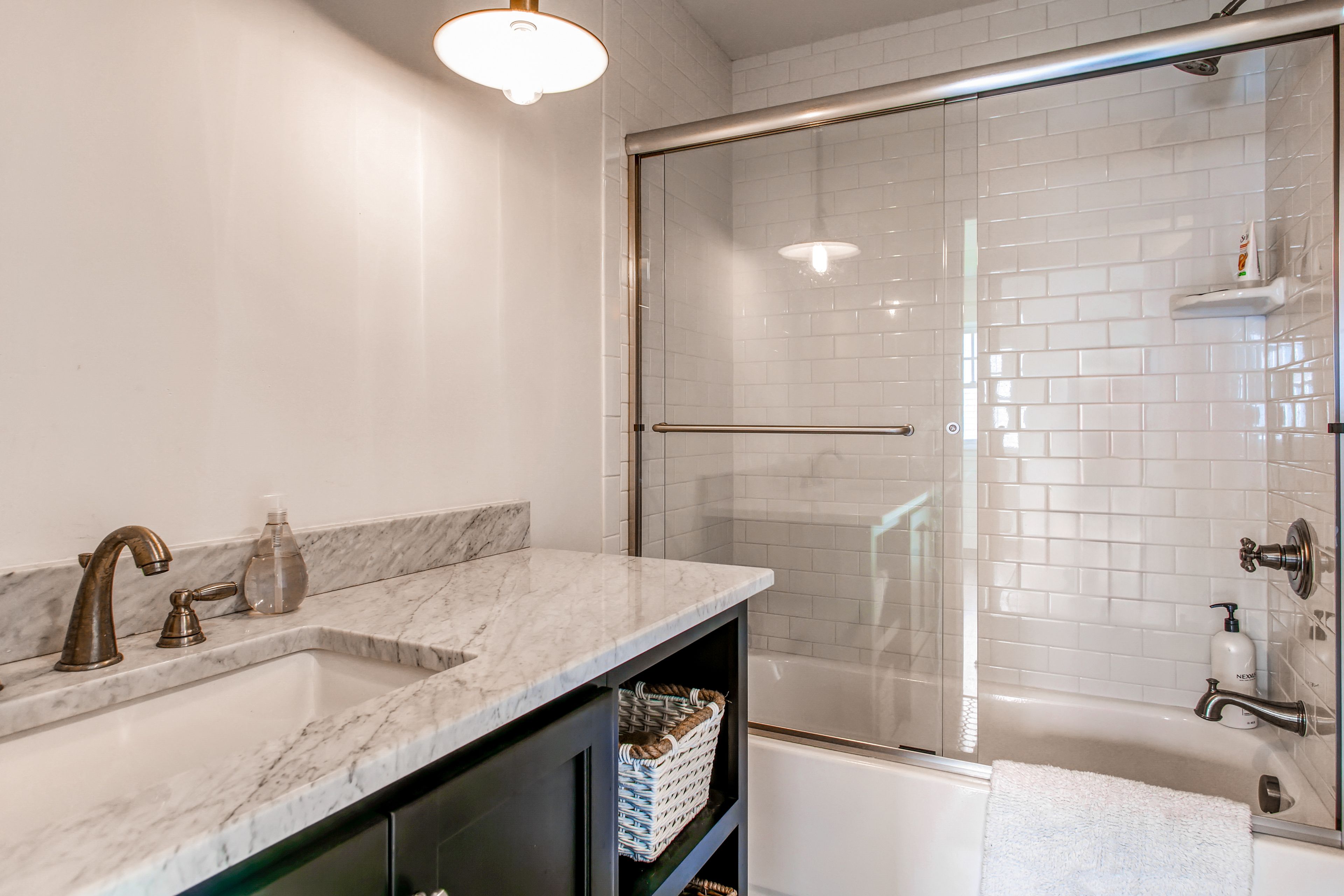 Bathroom | 2nd Floor