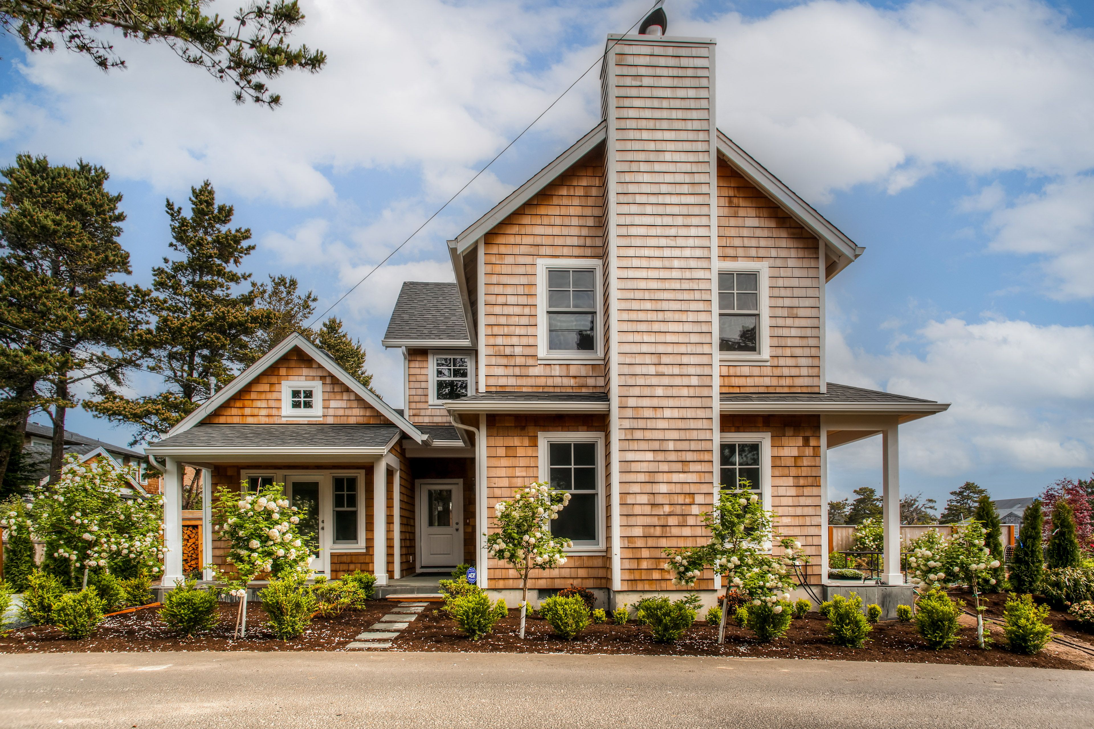 Home Exterior | 1 Step Required to Access
