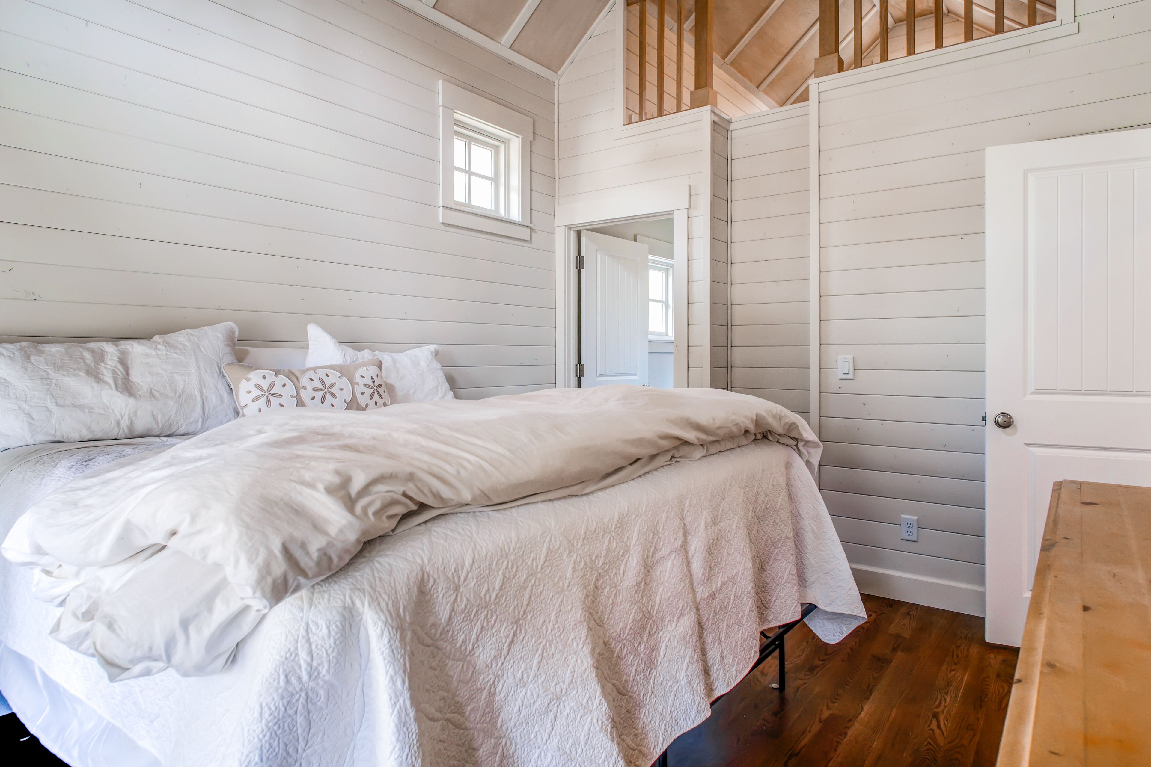 Bedroom 1 | 1st Floor | King Bed | Linens Provided | Cable TV