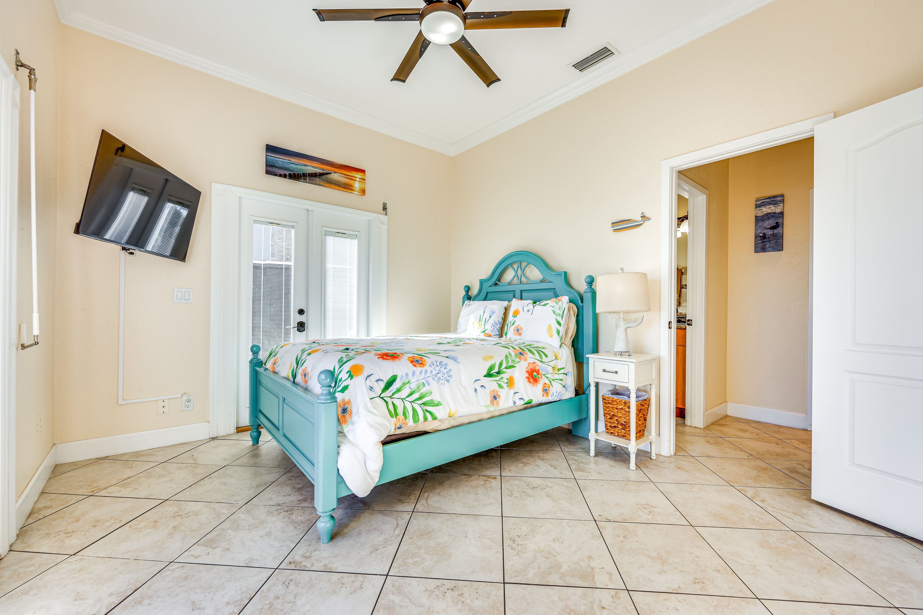 Bedroom 2 (Ocean Room) | Queen Bed