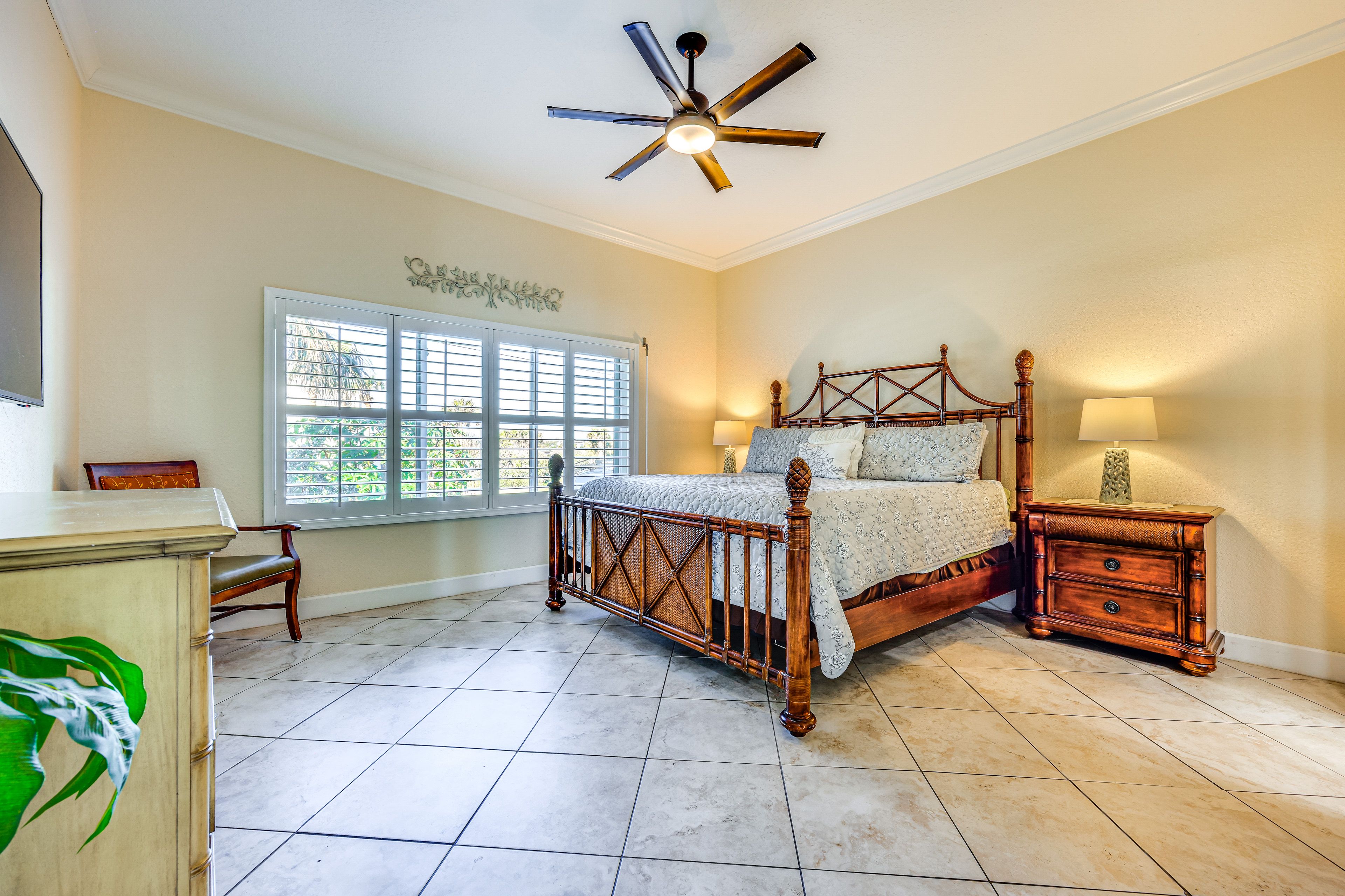 Bedroom 1 | King Bed | Linens Provided