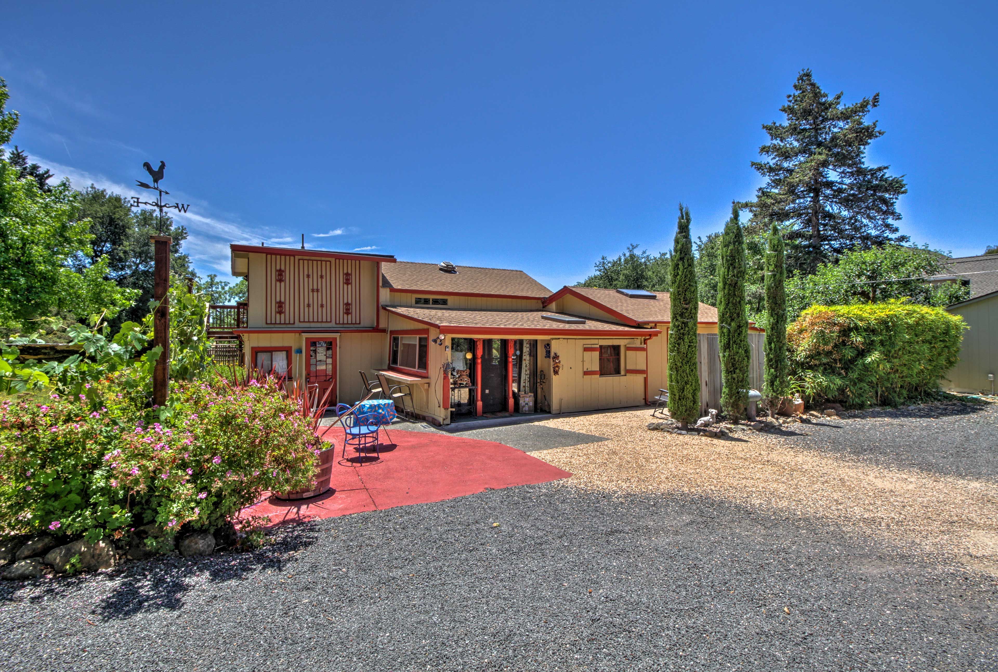 Parking | Gravel Driveway (2 Vehicles)