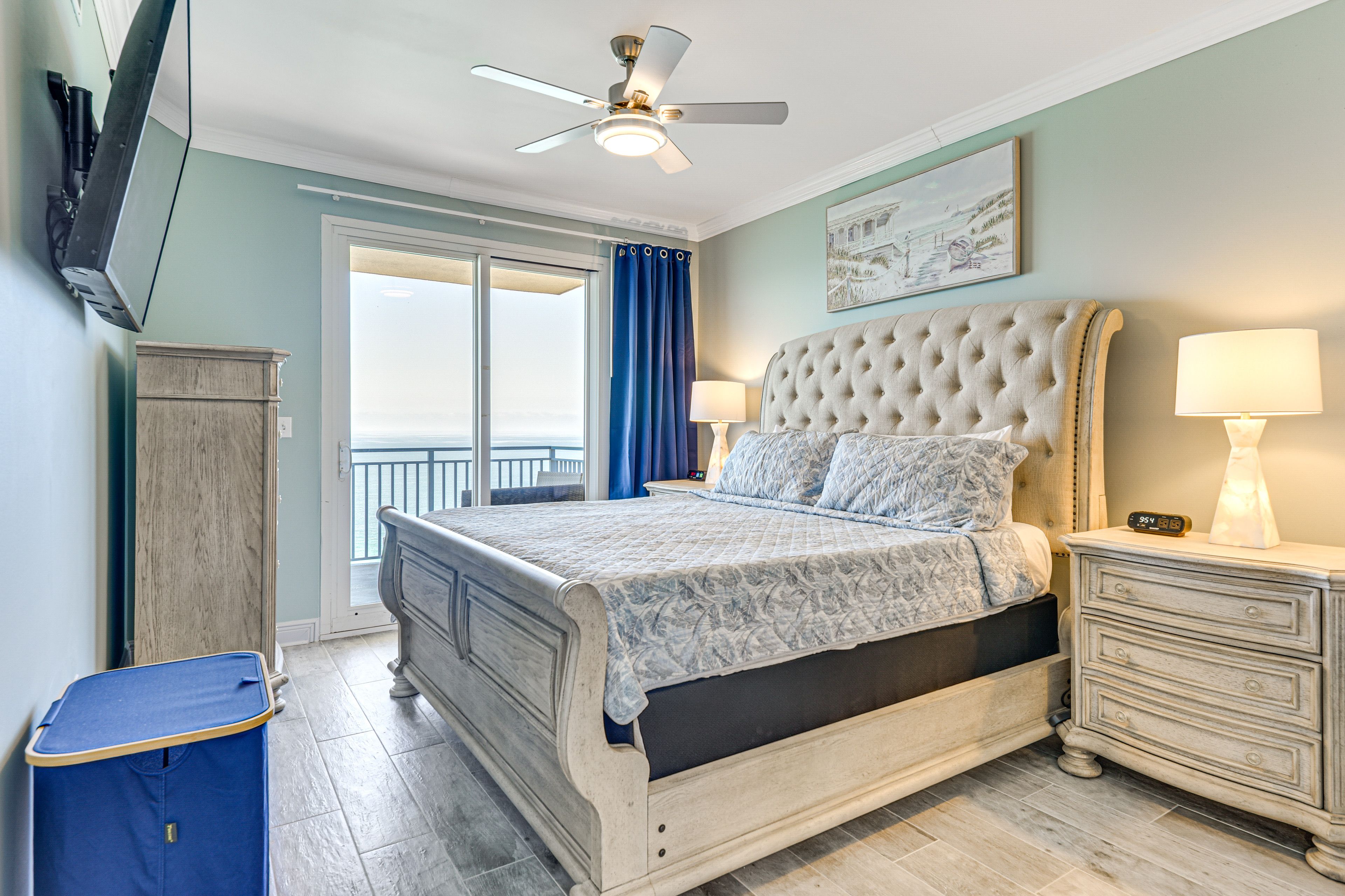 Bedroom 1 | King Bed | Balcony Access | En-Suite Bathroom