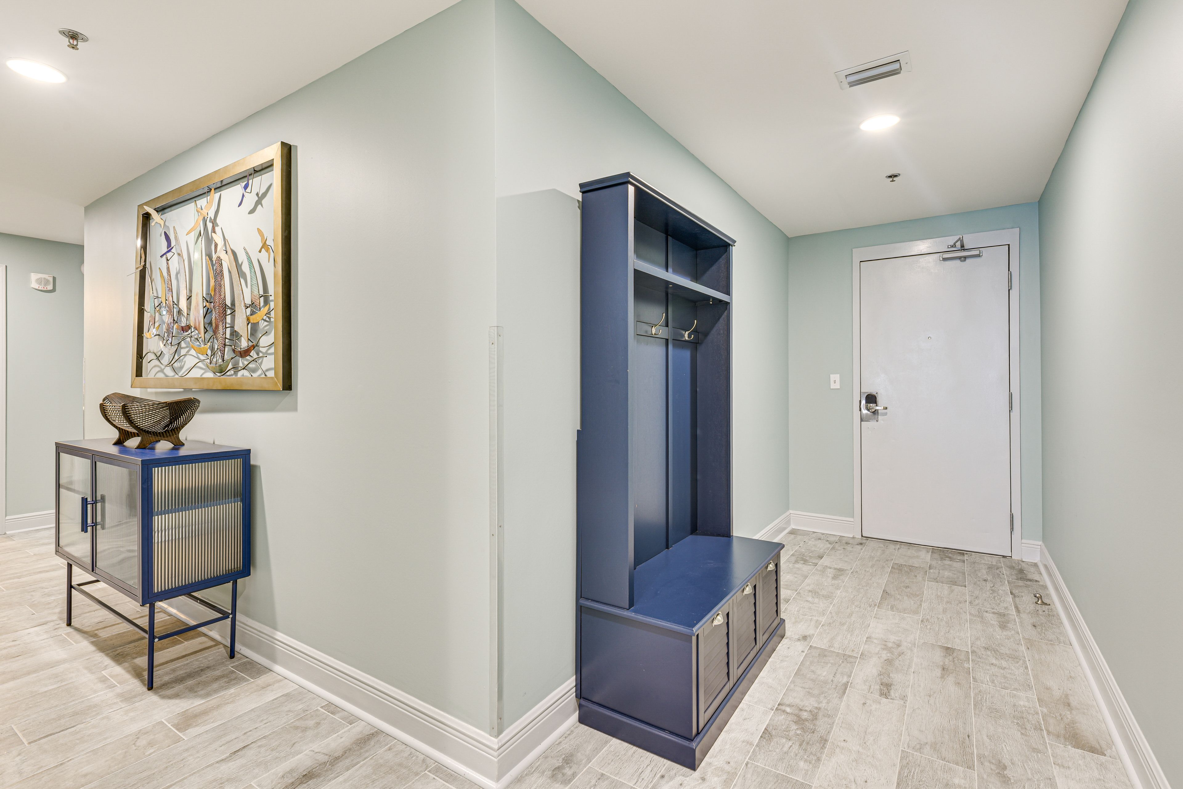 Unit Entryway