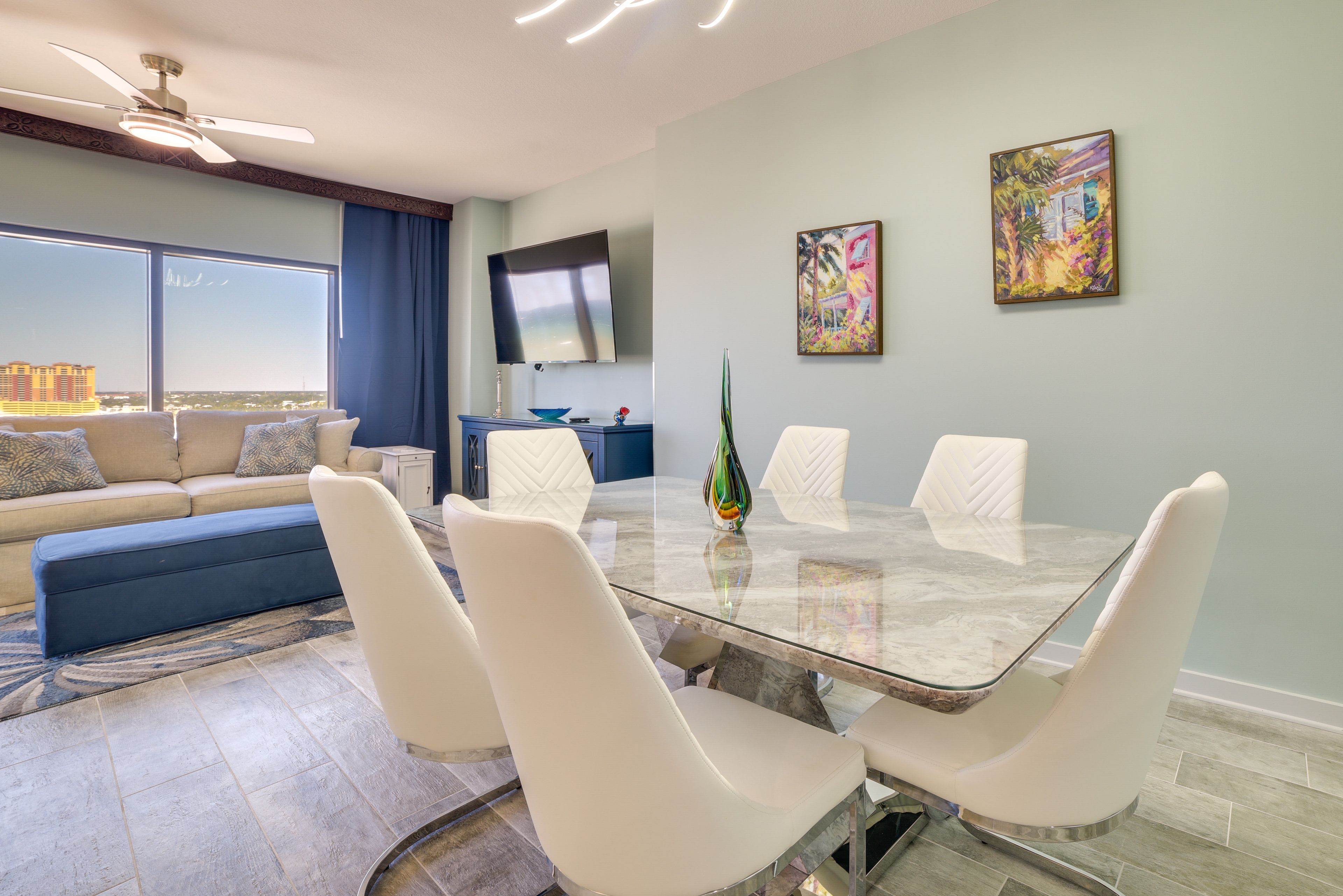 Dining Area | Dishes & Flatware Provided