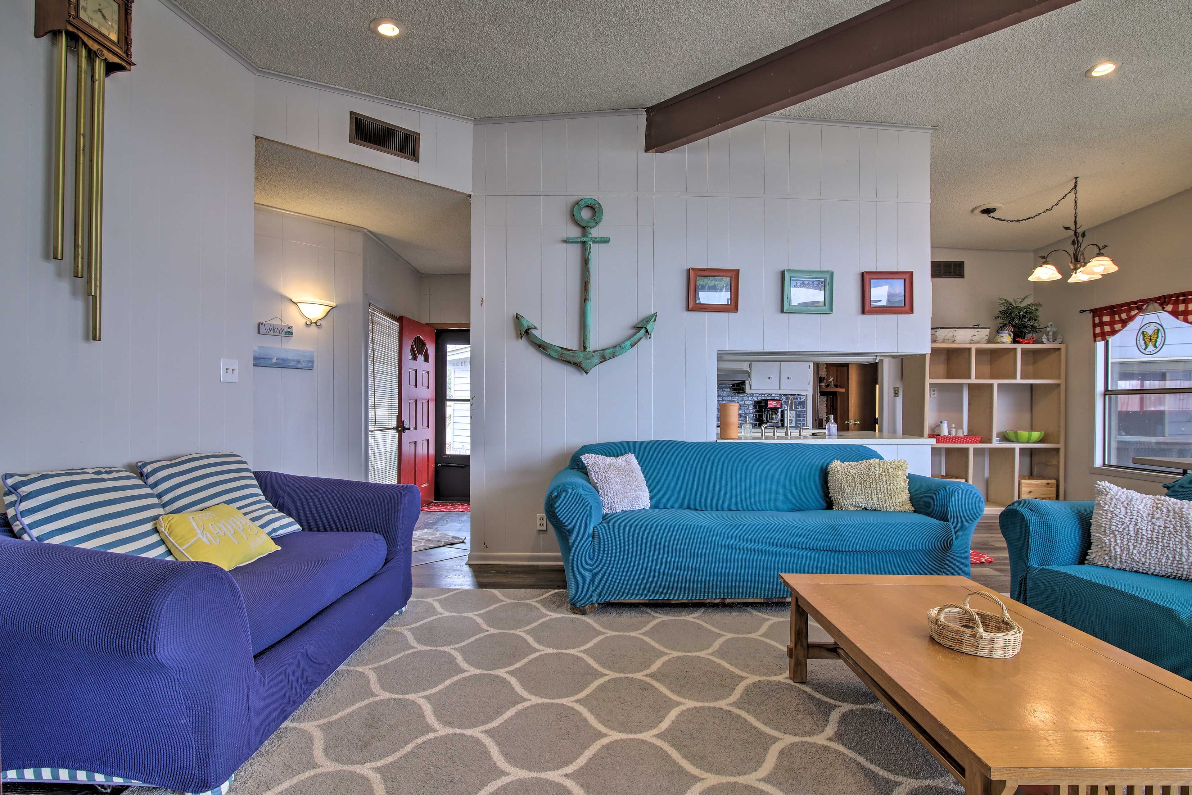 Living Room | Cable TV | DVD Player w/ Video Library