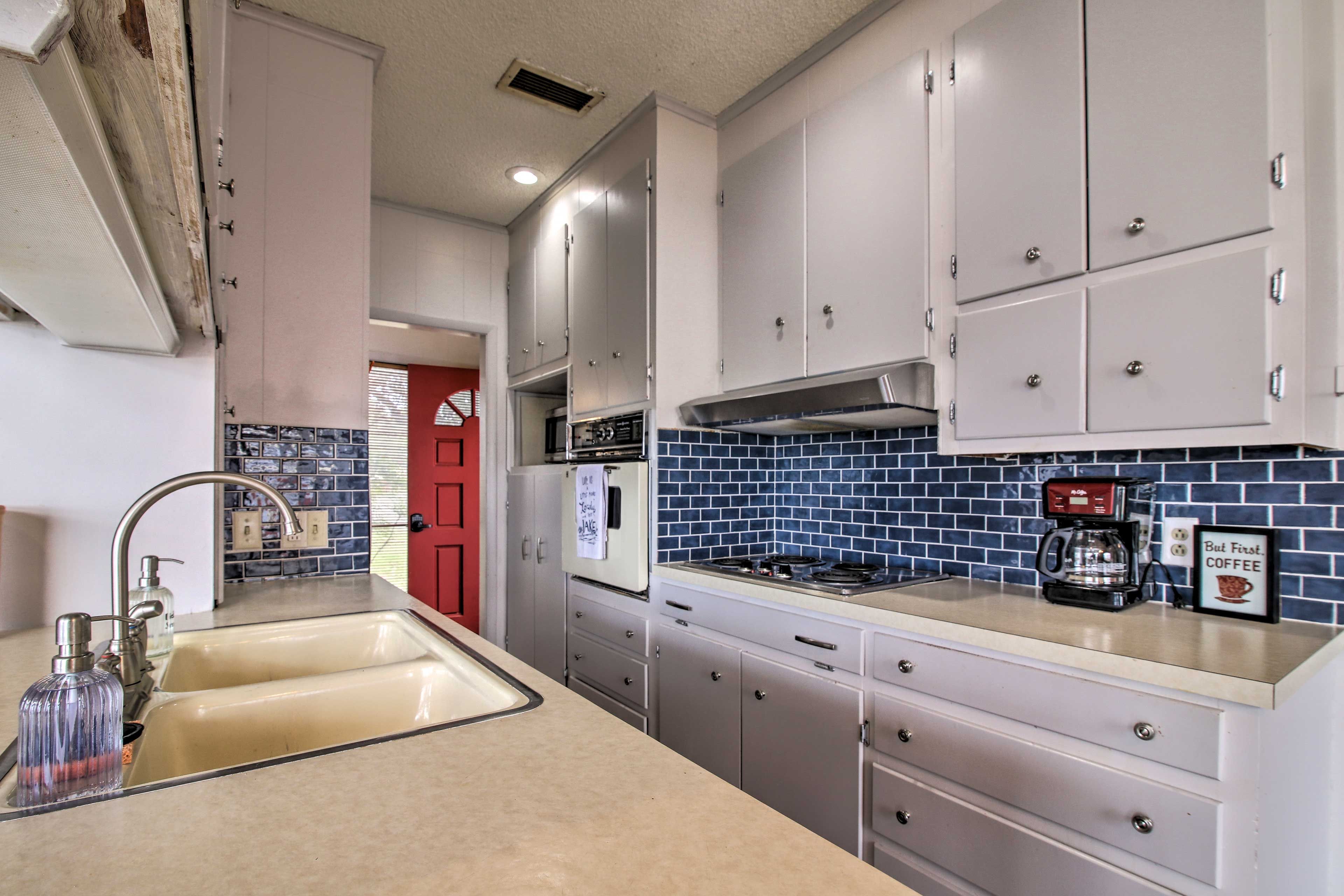 Fully Equipped Kitchen | Drip Coffee Maker | Toaster