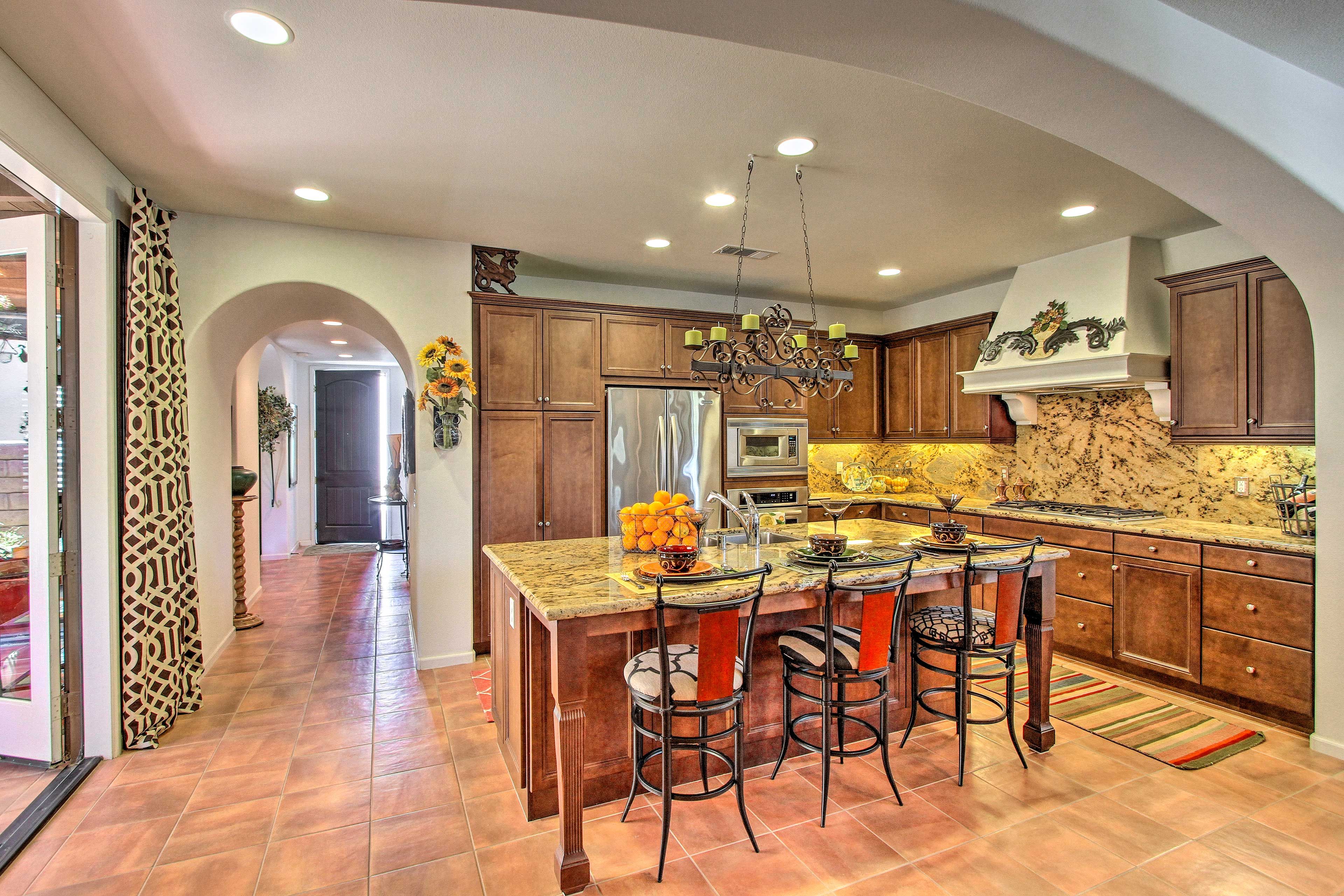 Kitchen | Fully Equipped w/ Cooking Basics