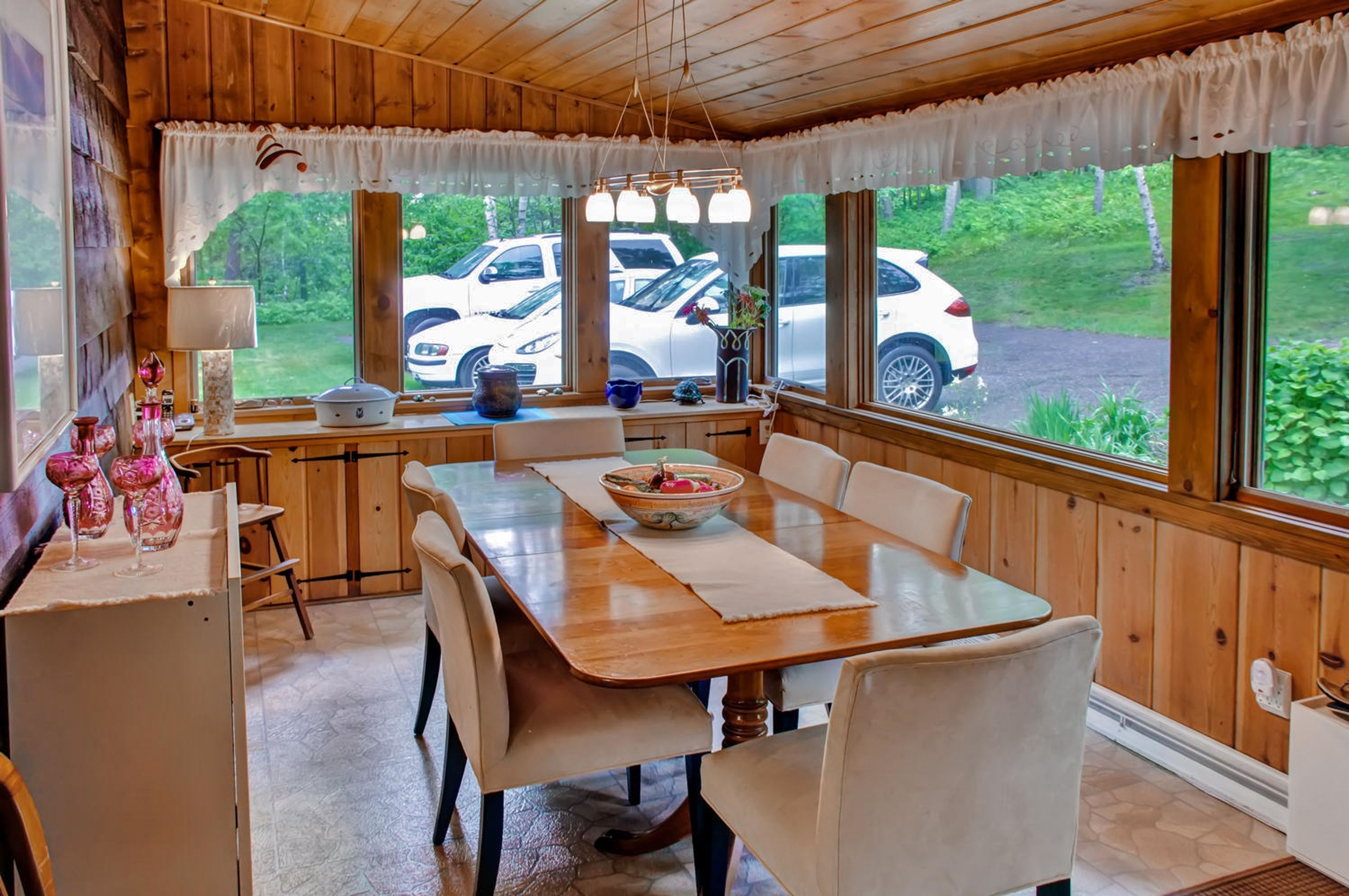 Dining Room | Free WiFi