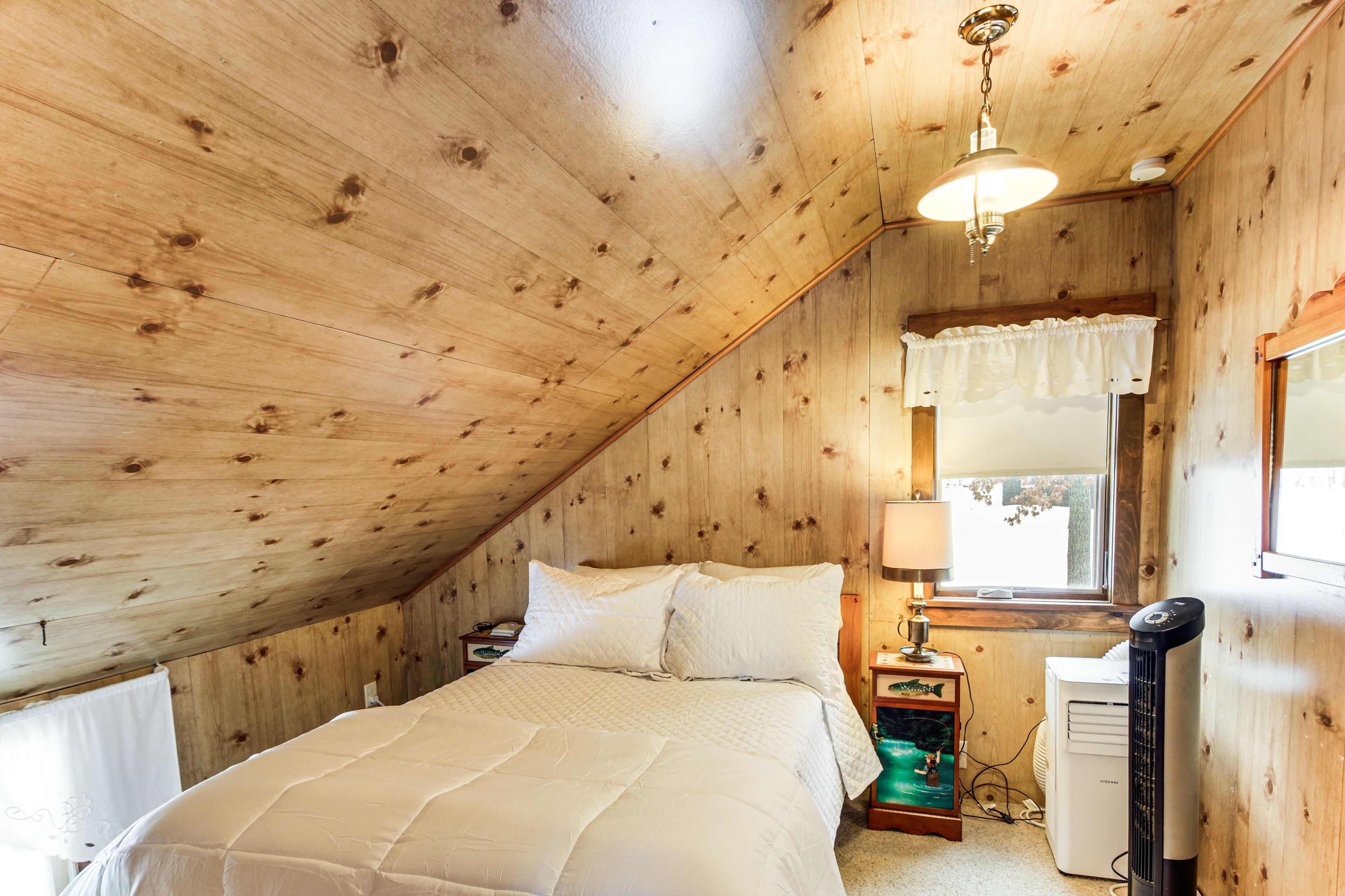 Bedroom 3 | Full Bed | 2nd Floor