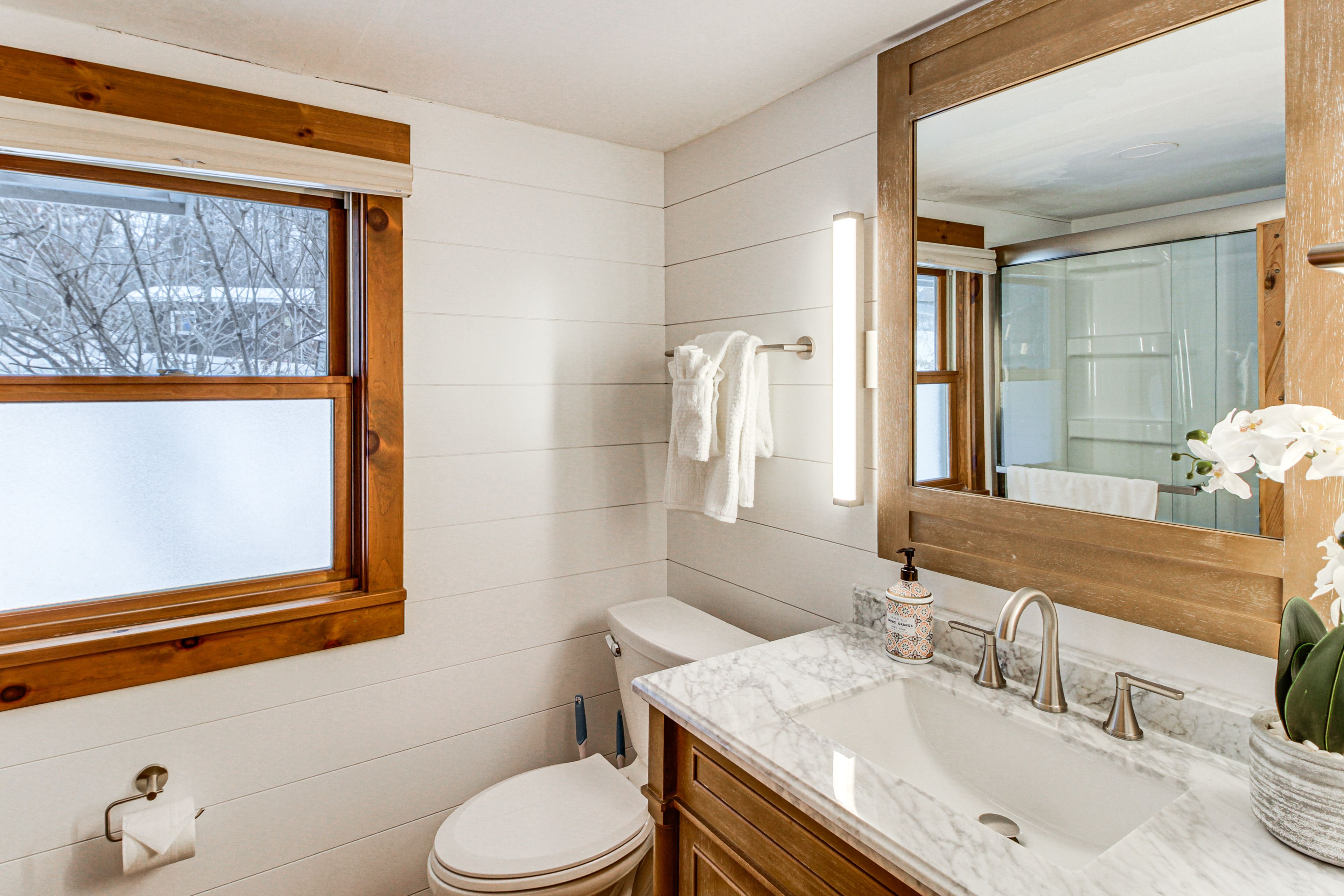 Full Bathroom | 1st Floor