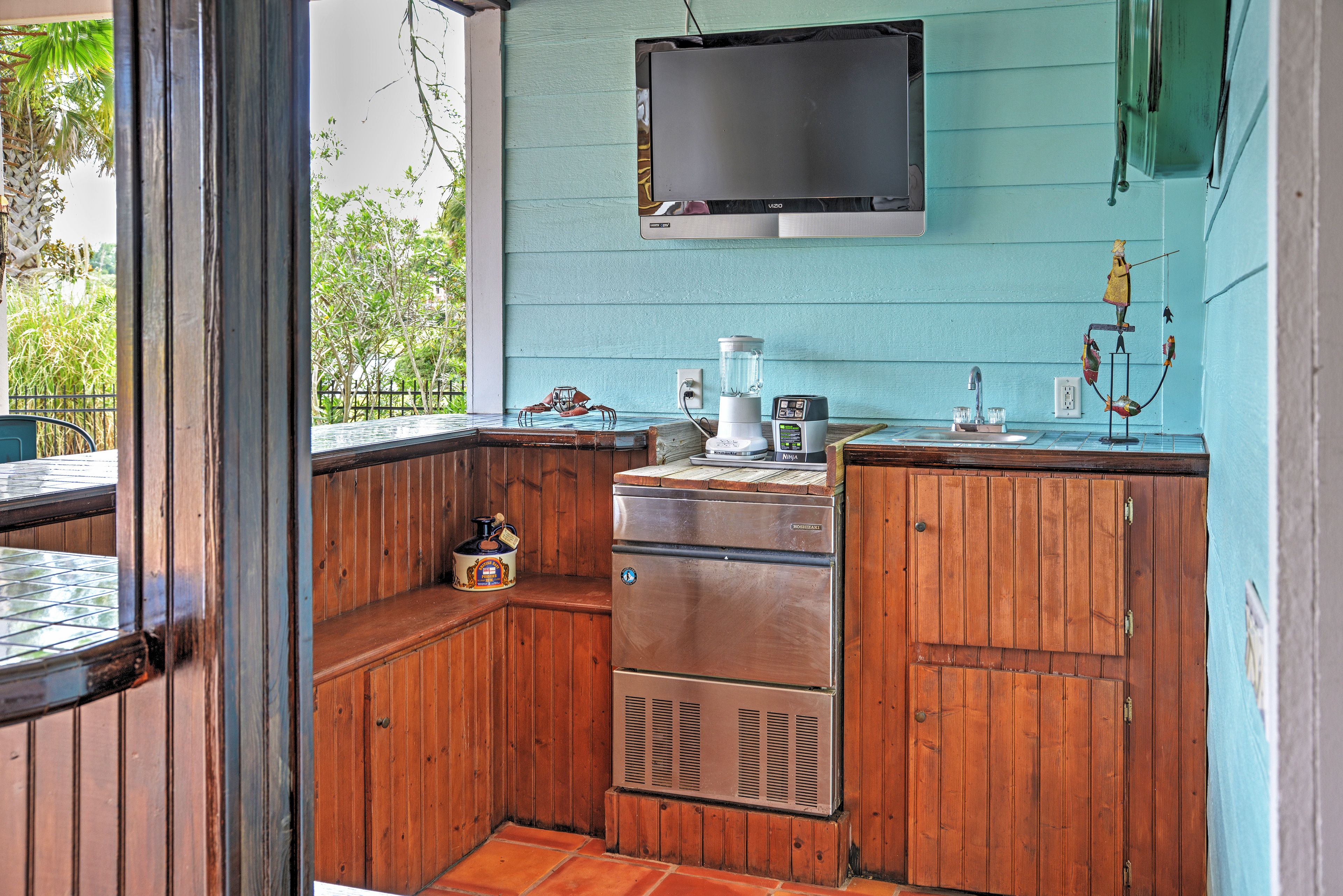 Outdoor Bar