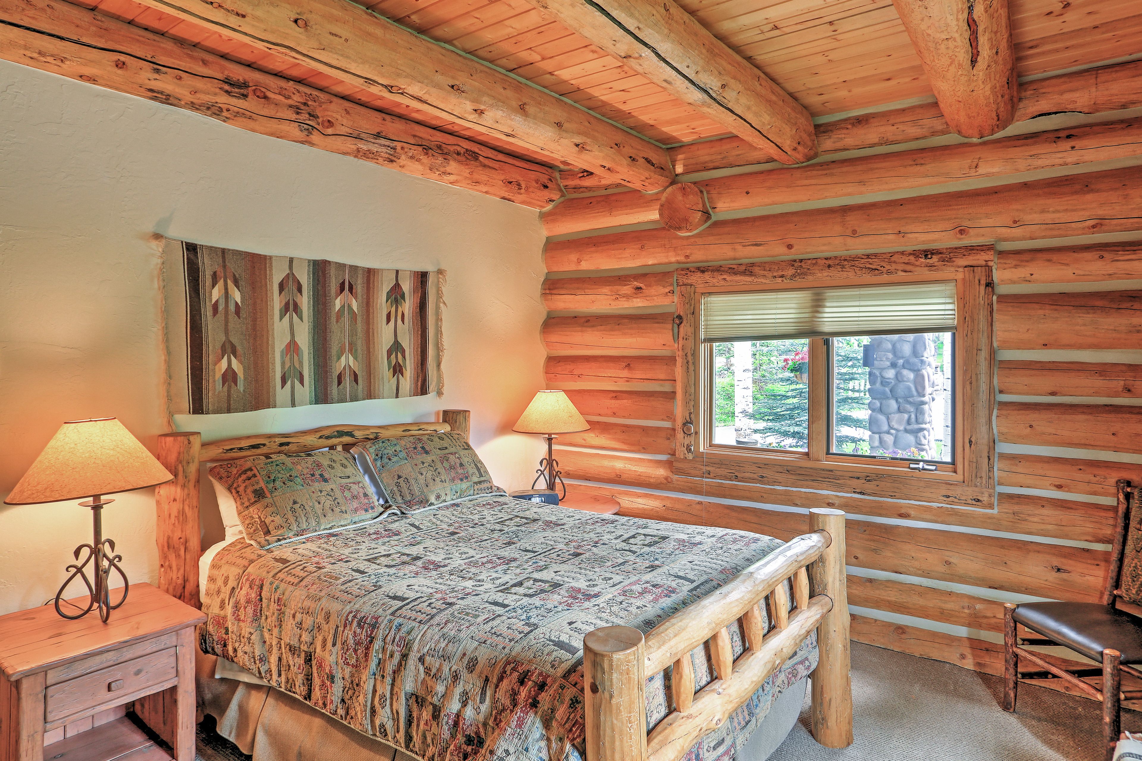 Bedroom 2 | Queen Bed
