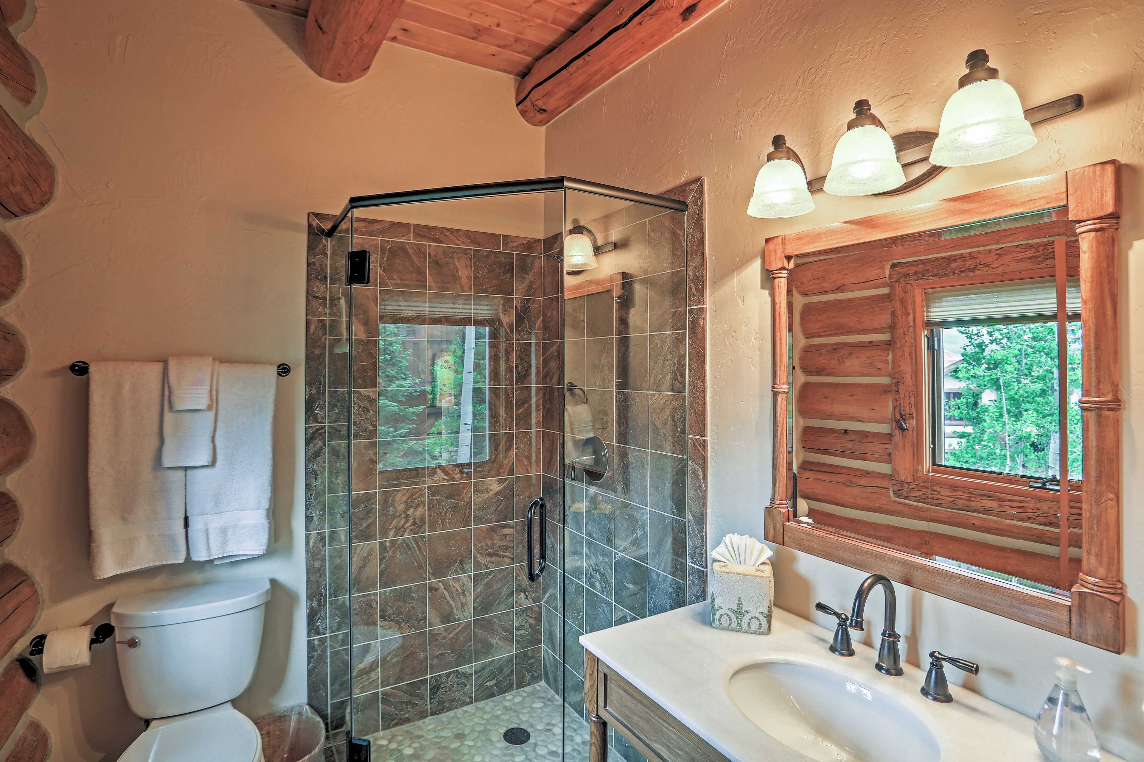 En-Suite Bathroom