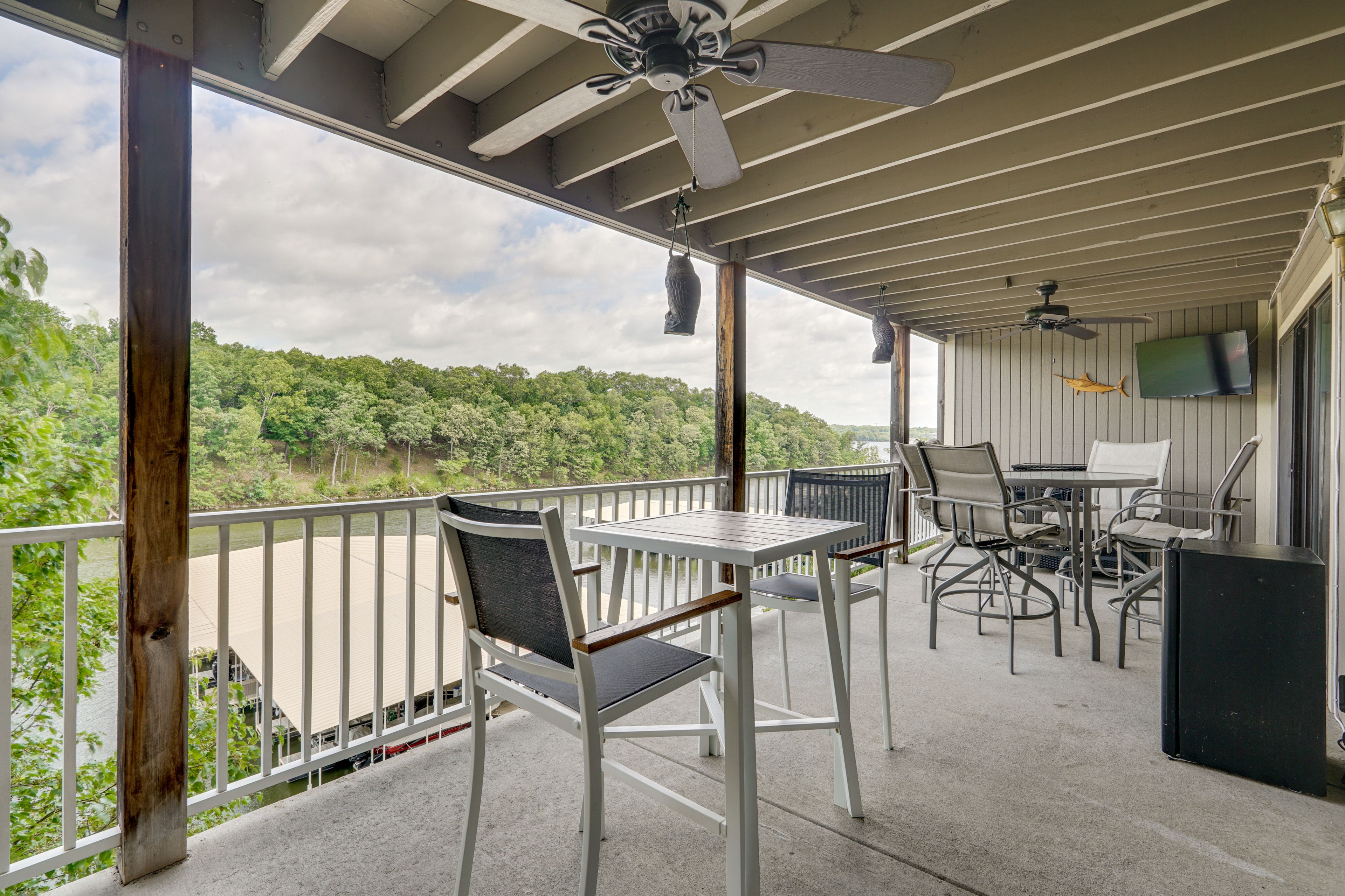 Osage Beach Vacation Rental | 4BR | 3.5BA | 2,700 Sq Ft