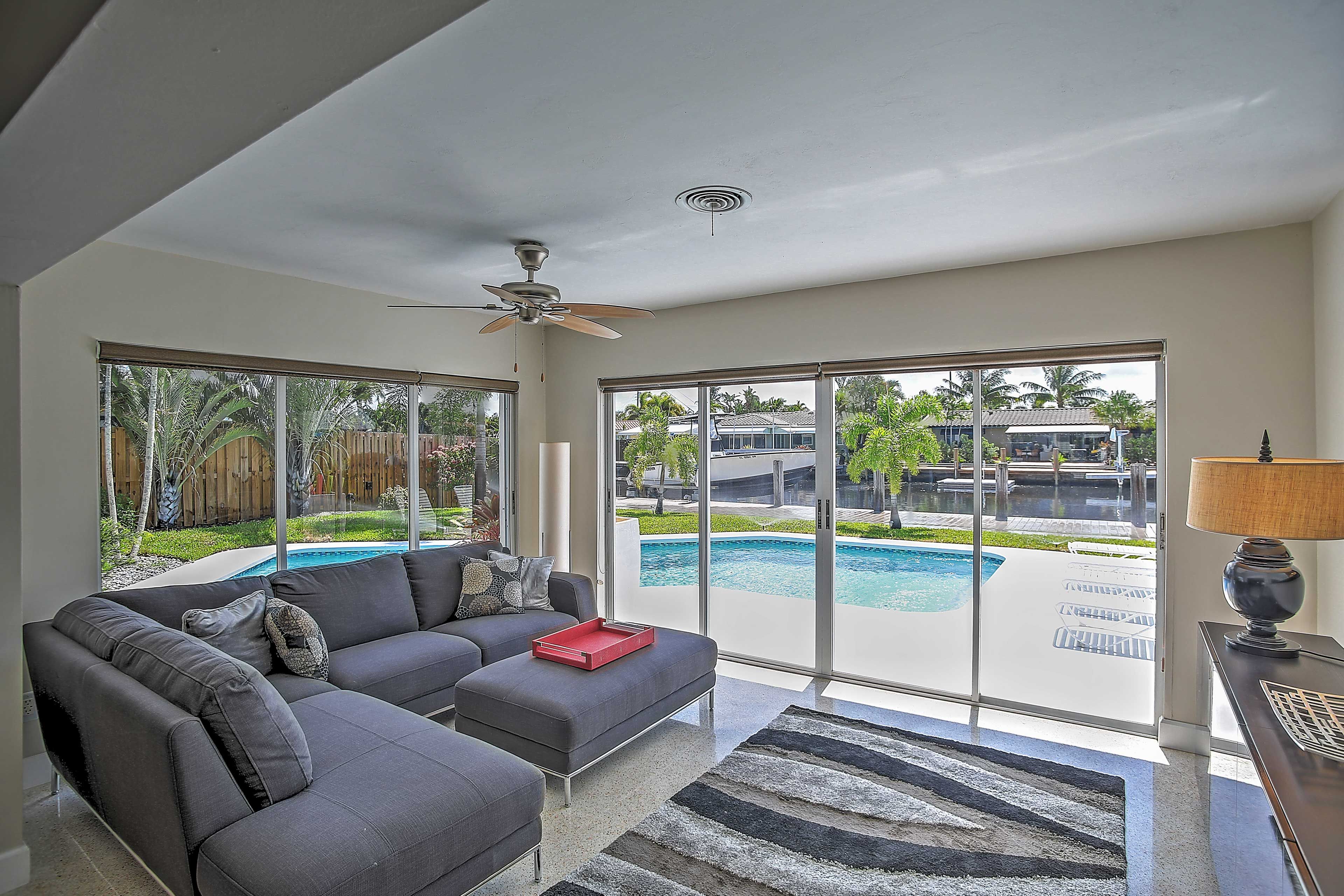 Sitting Room | Canal Views