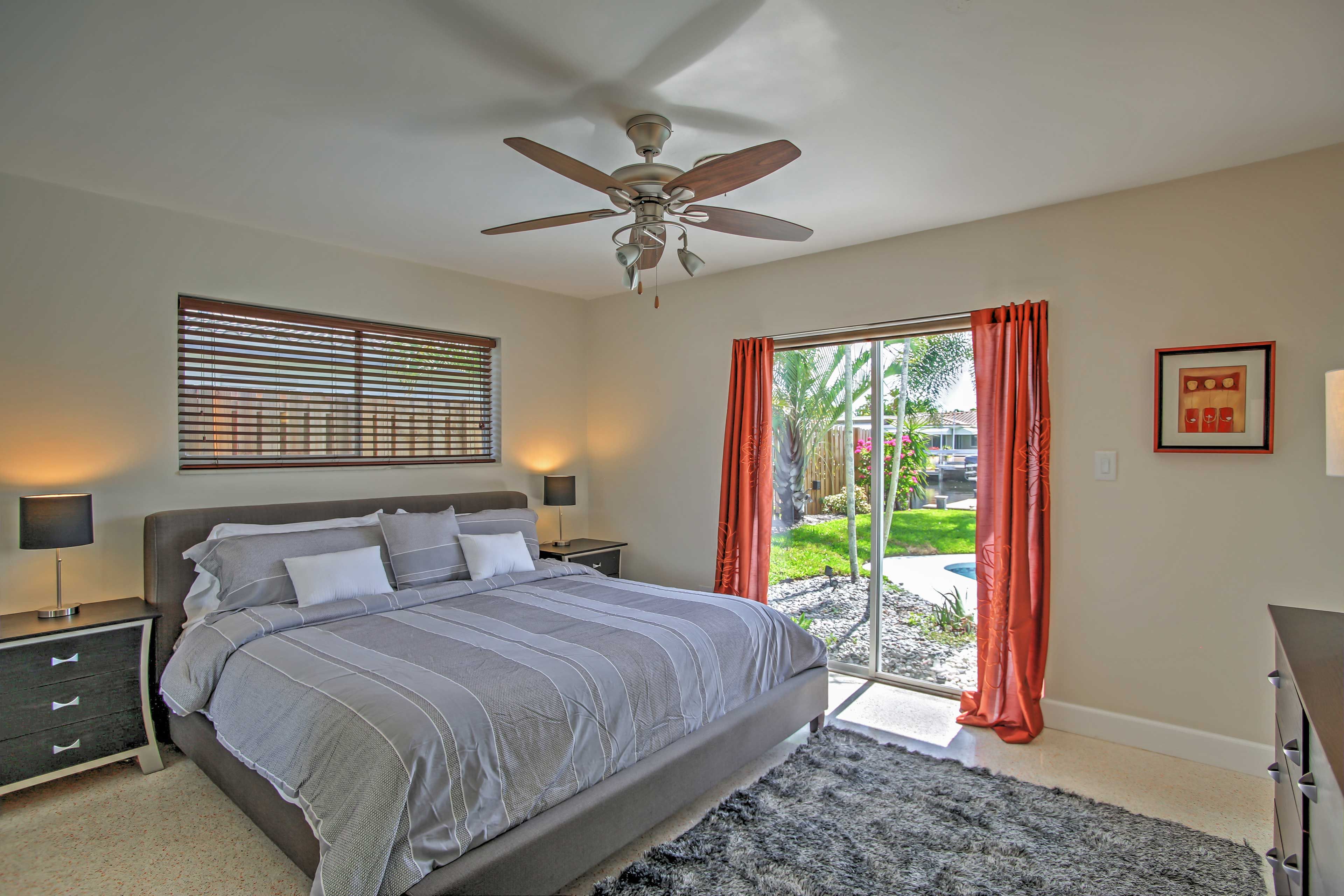 Bedroom 1 | King Bed