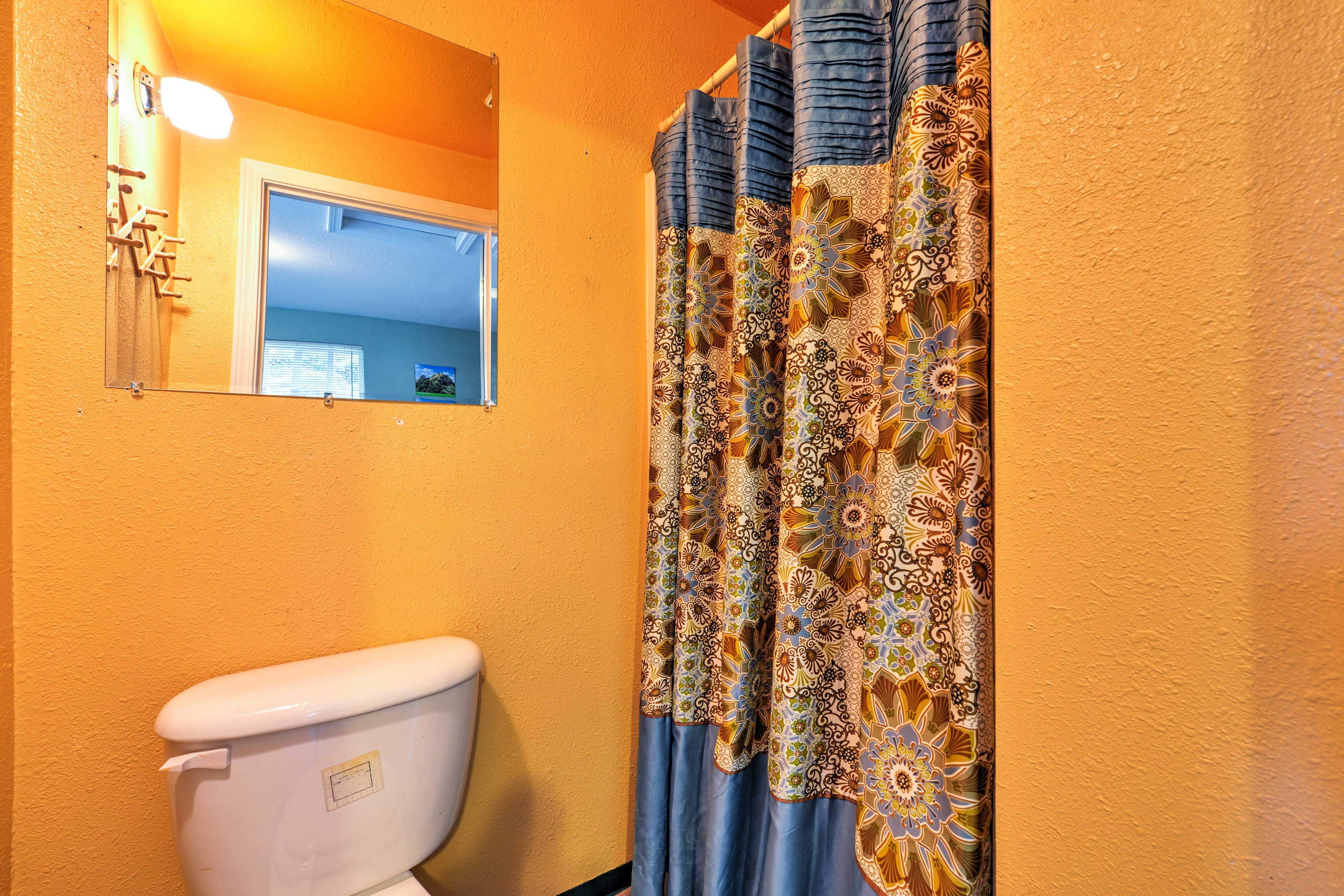 Full Bathroom | Walk-In Shower
