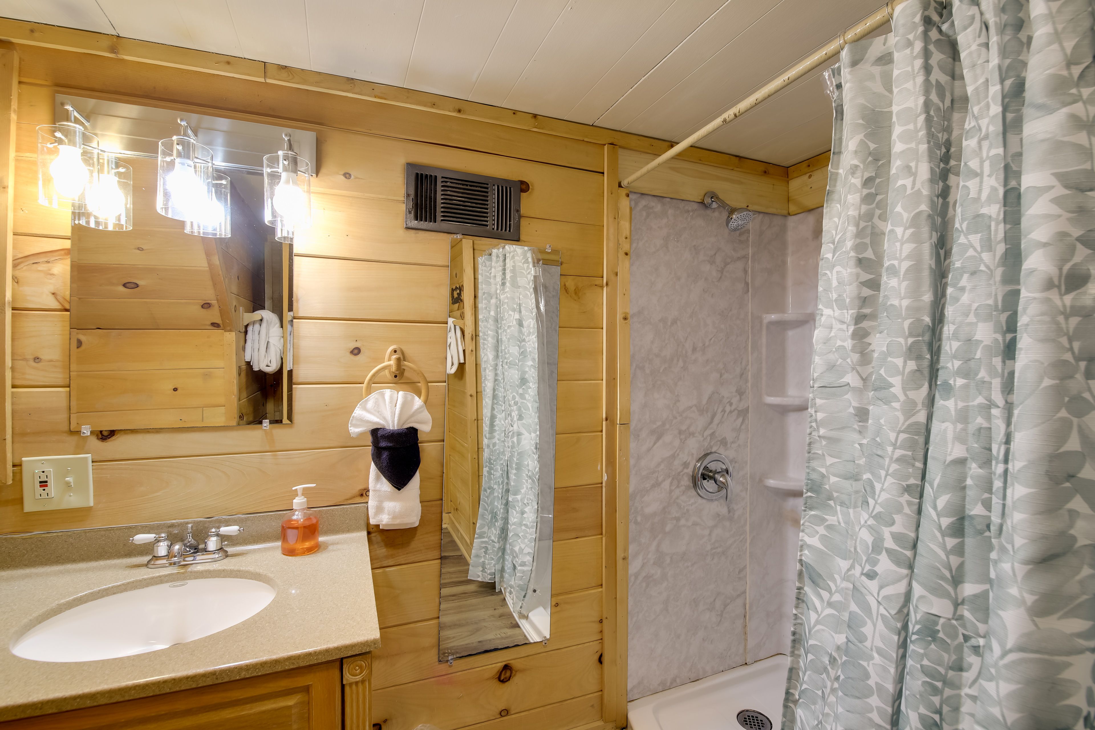 Full Bathroom