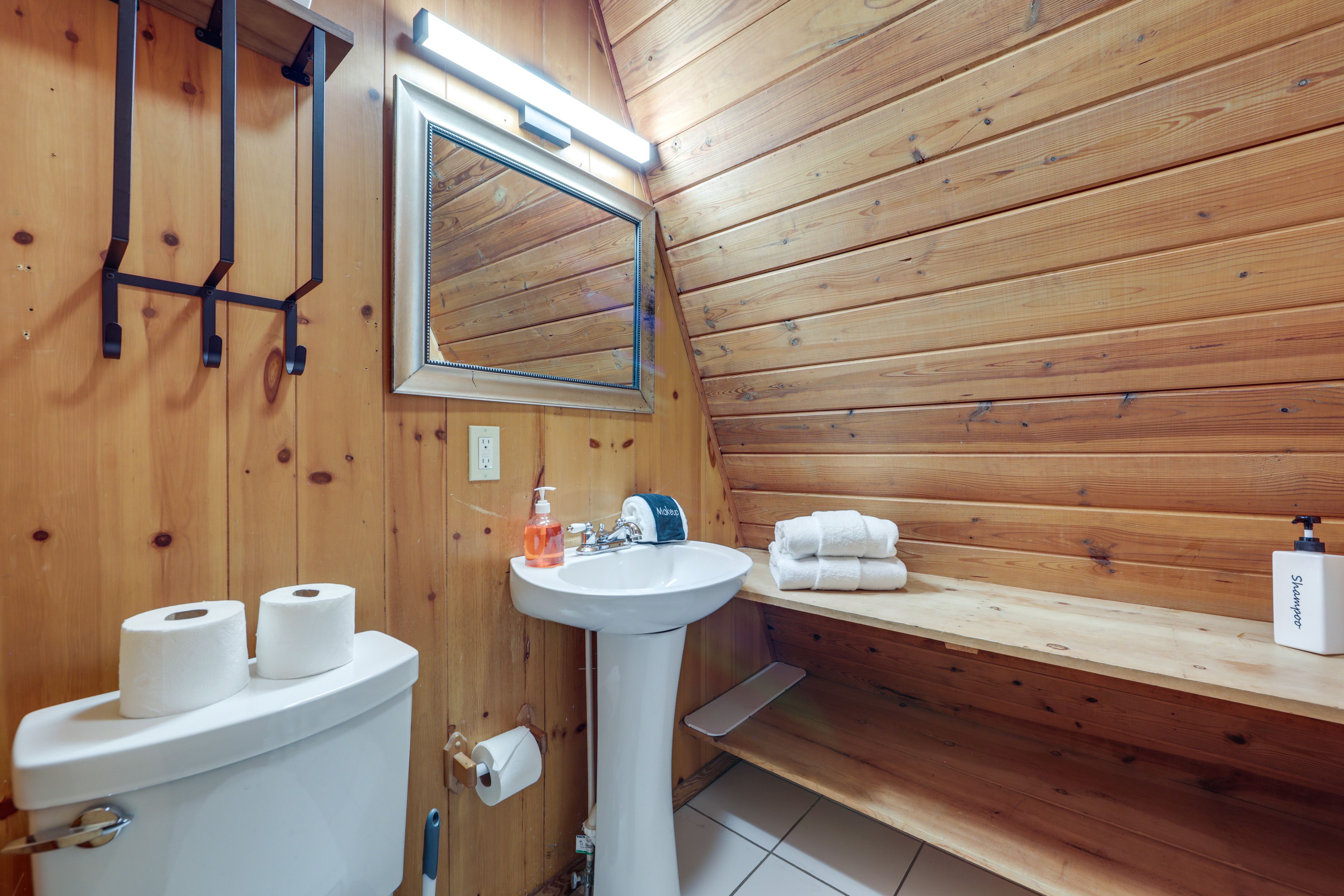 Full Bathroom