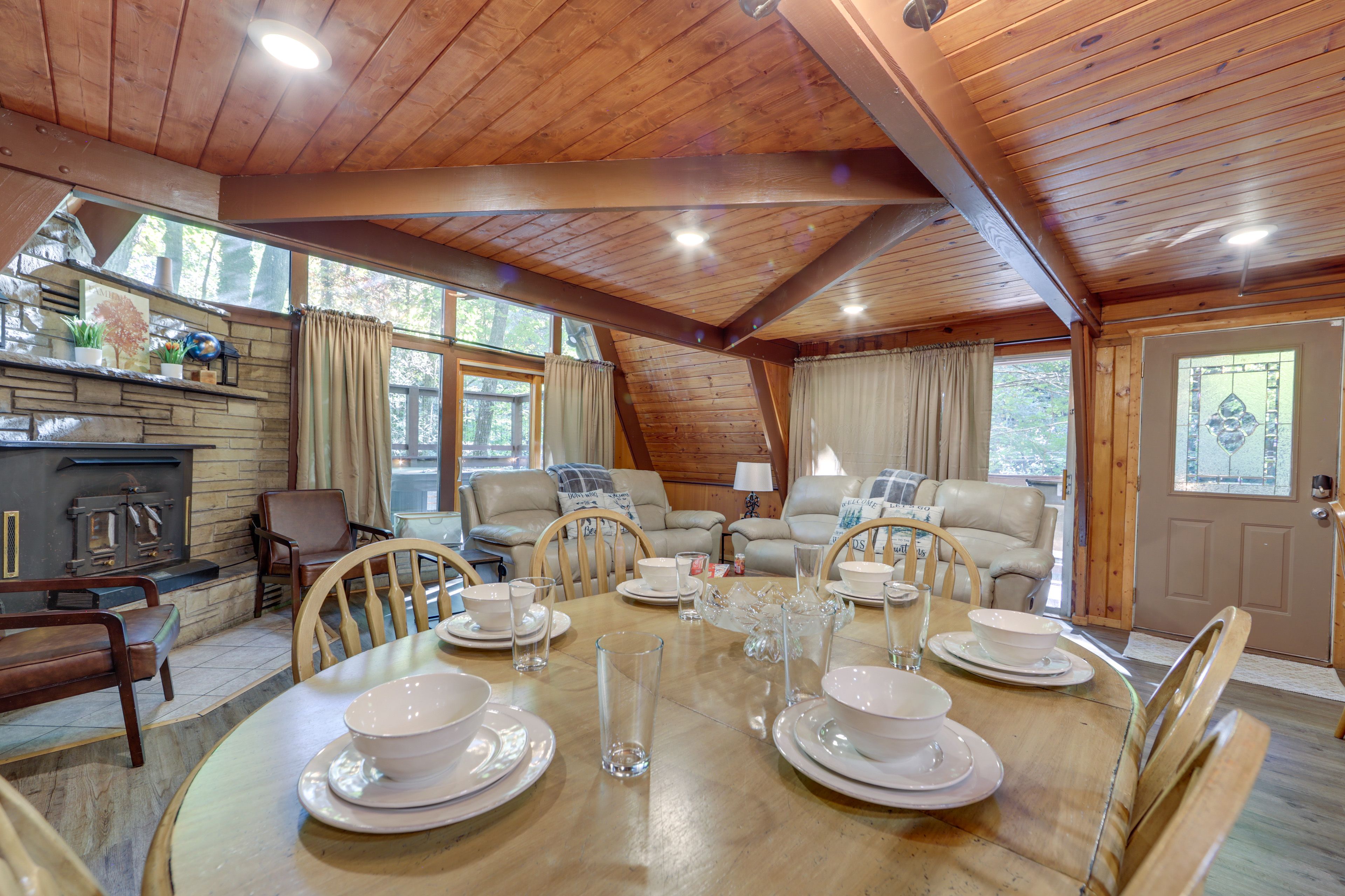Dining Table | Dishware & Flatware Provided