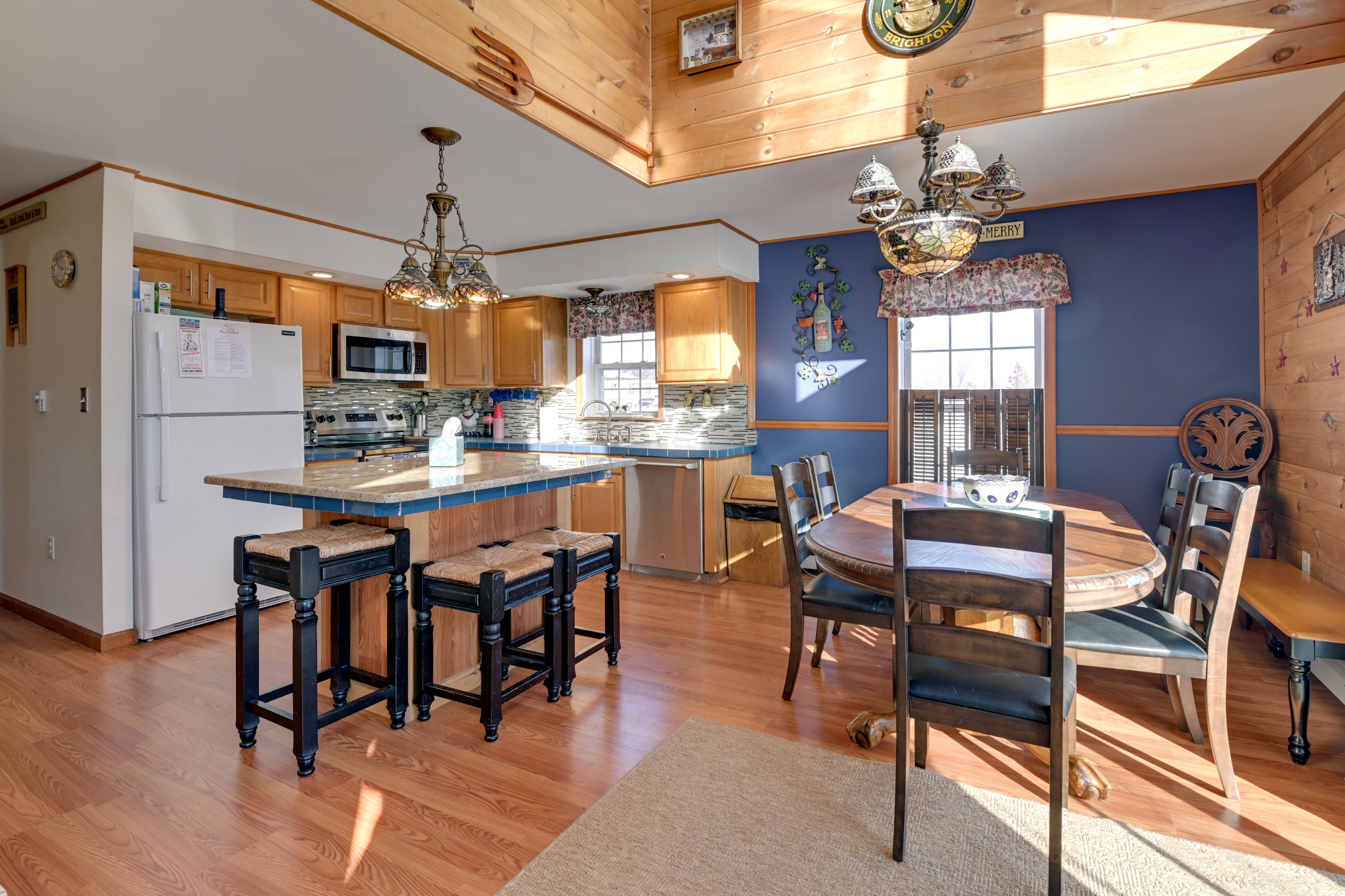 Kitchen | Blender | Toaster | Spices | 1st Floor