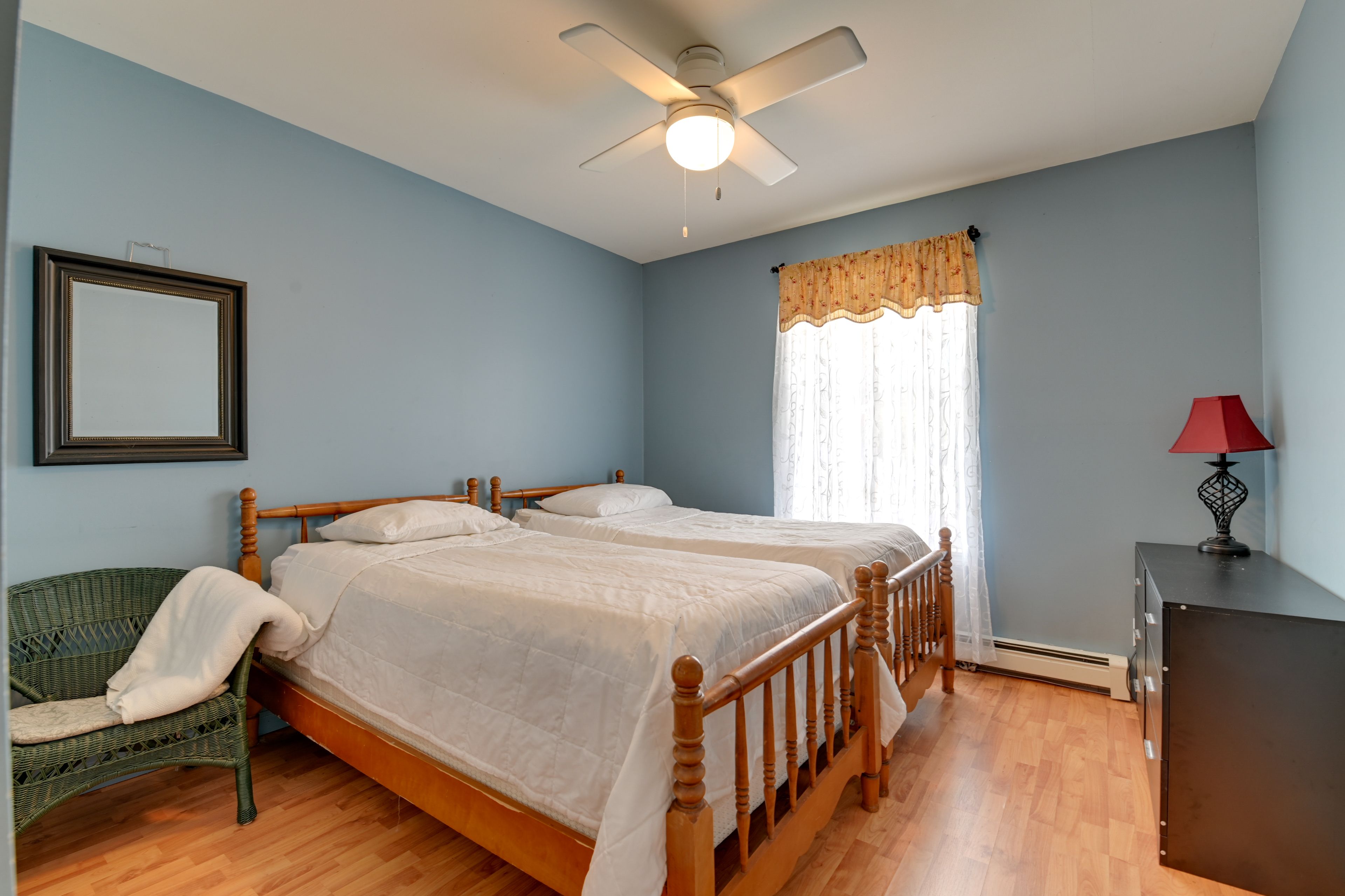 Bedroom 2 | 2 Twin Beds