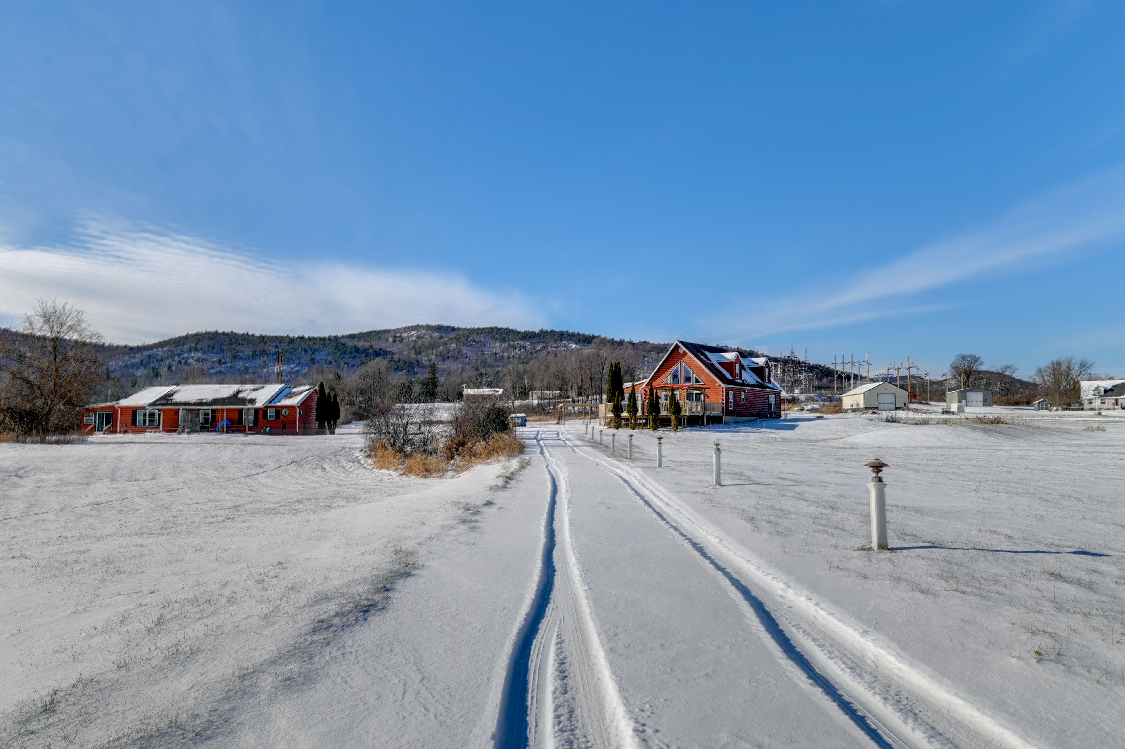 Parking | Ample Gravel Driveway Parking