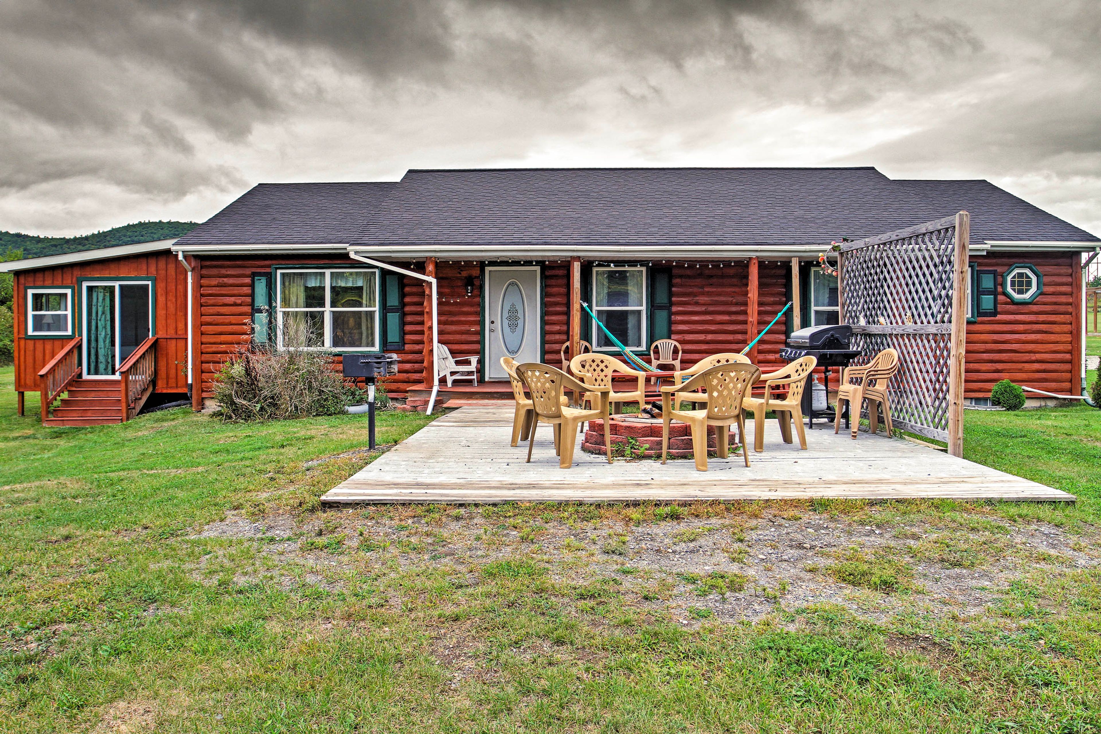 Outdoor Living Space | Charcoal Grill | Fire Pit | Furnished Patio