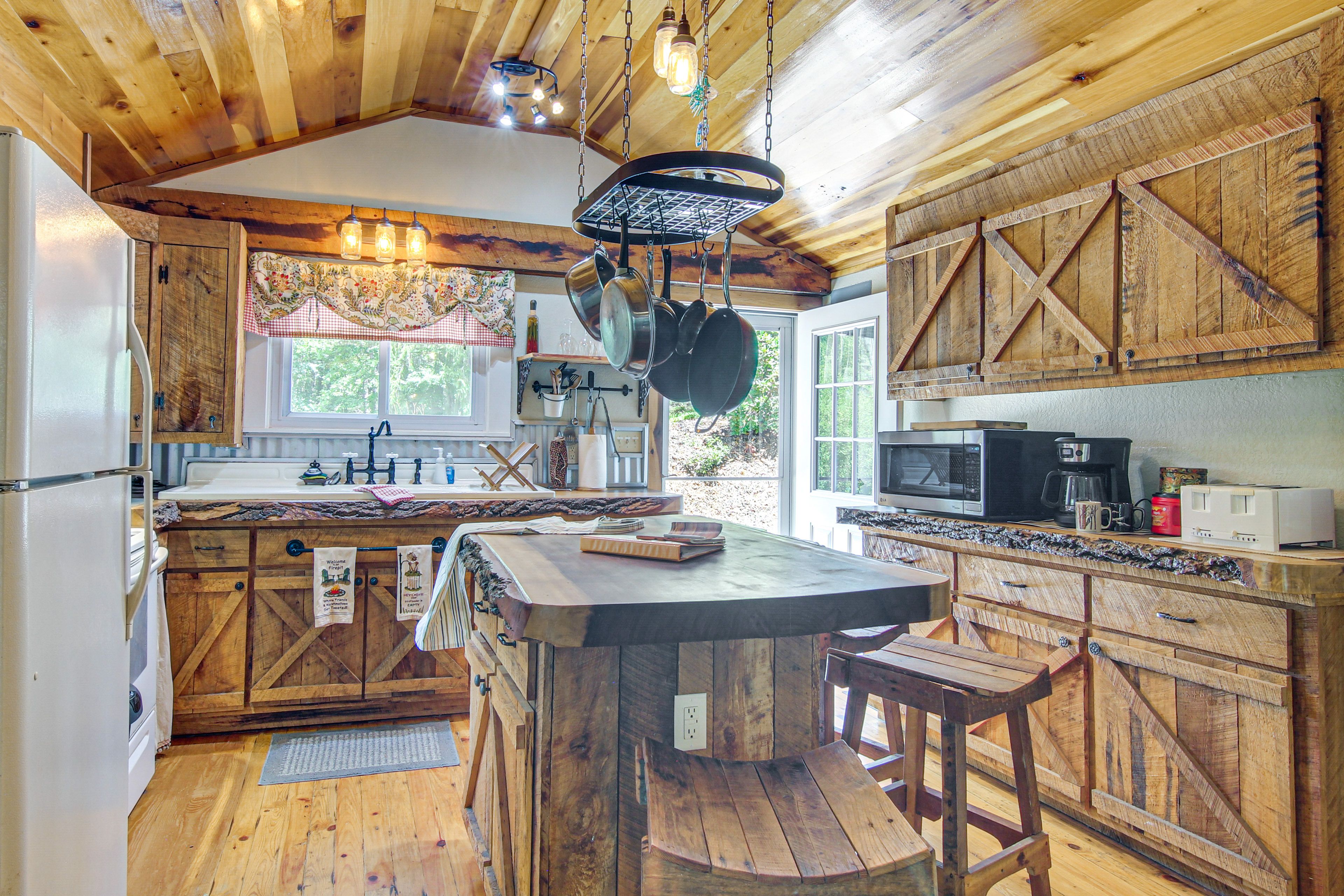 Kitchen | Cooking Basics Provided
