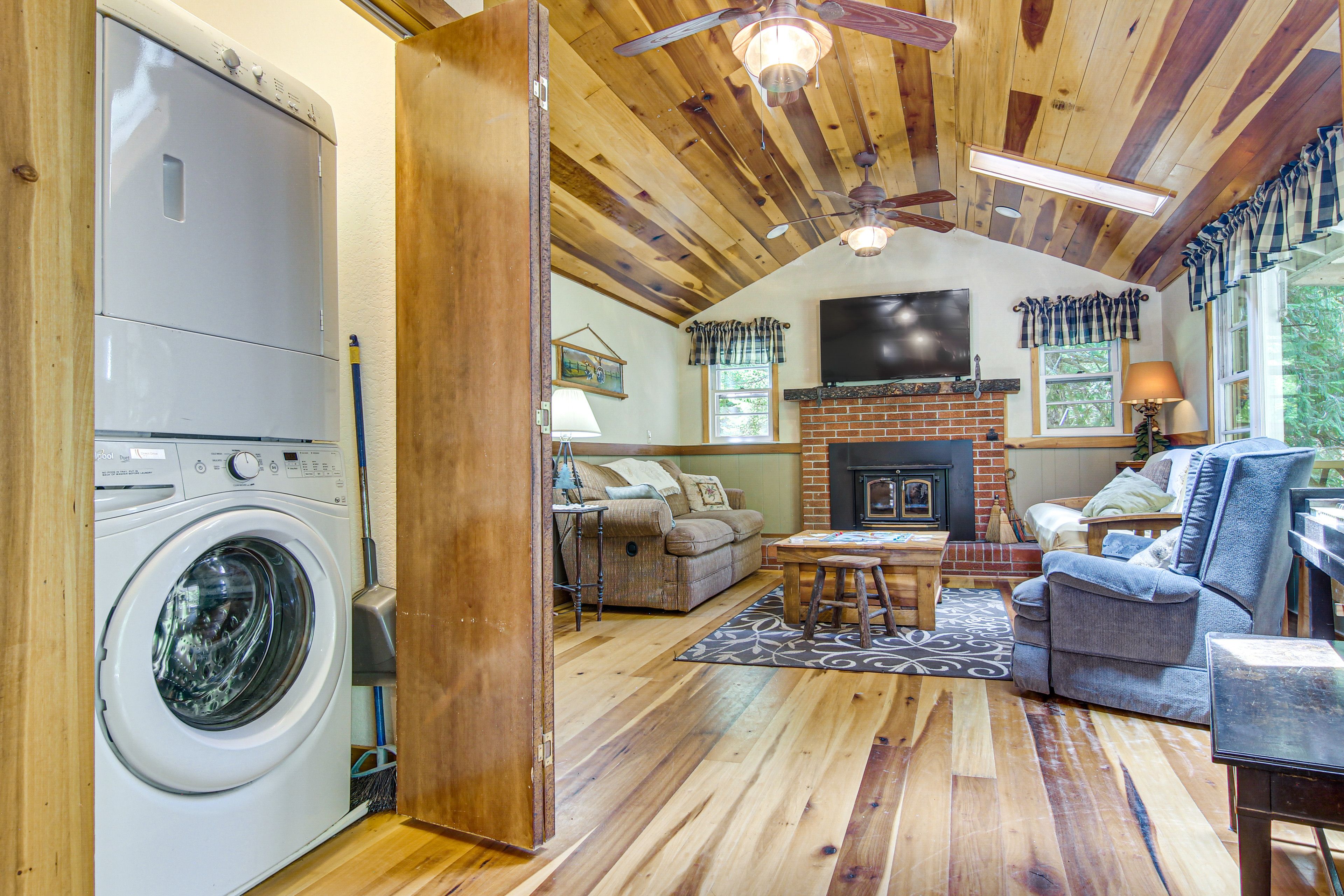 In-Unit Laundry | Washer & Dryer