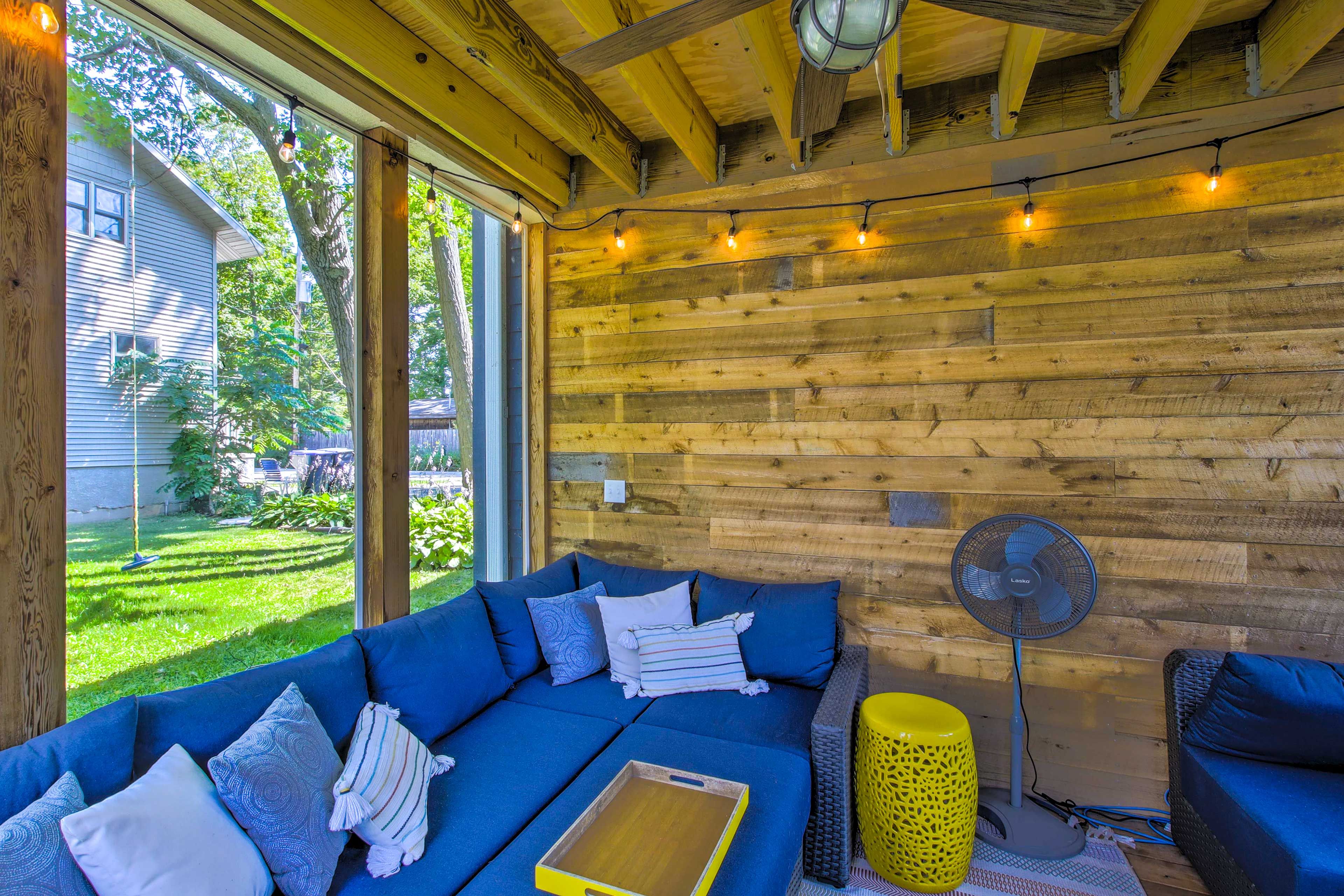 Screened-In Porch