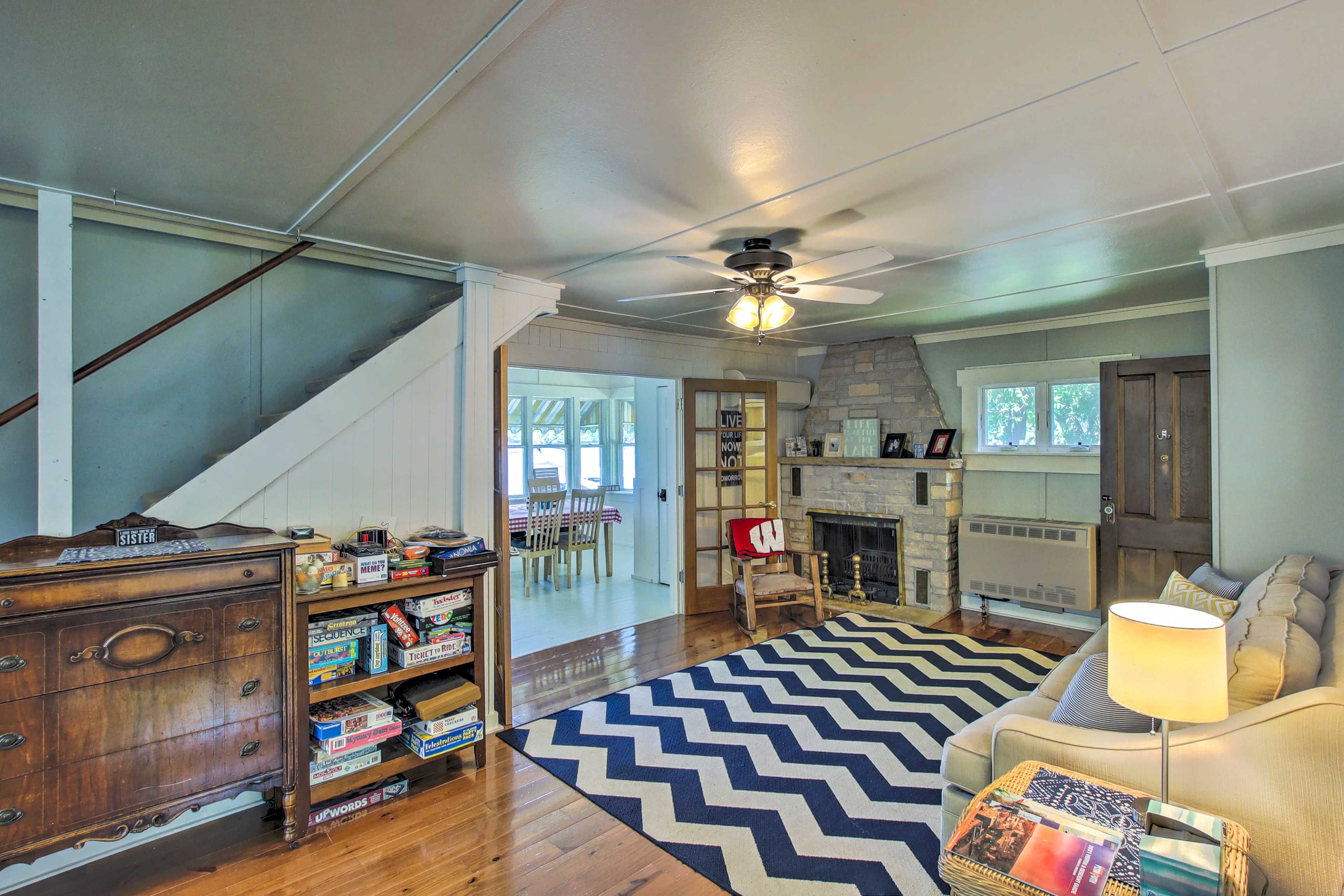 Living Room | 1st Floor | Central A/C & Heat | Free WiFi | Fireplace