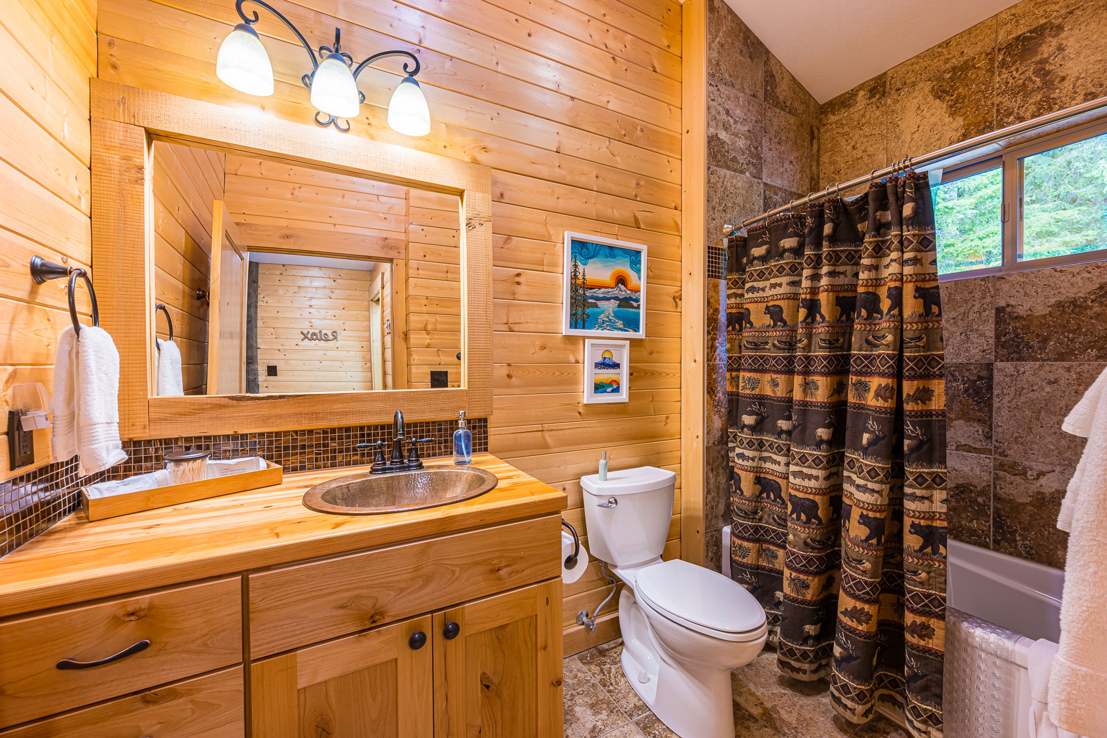 Full Bathroom | 1st Floor