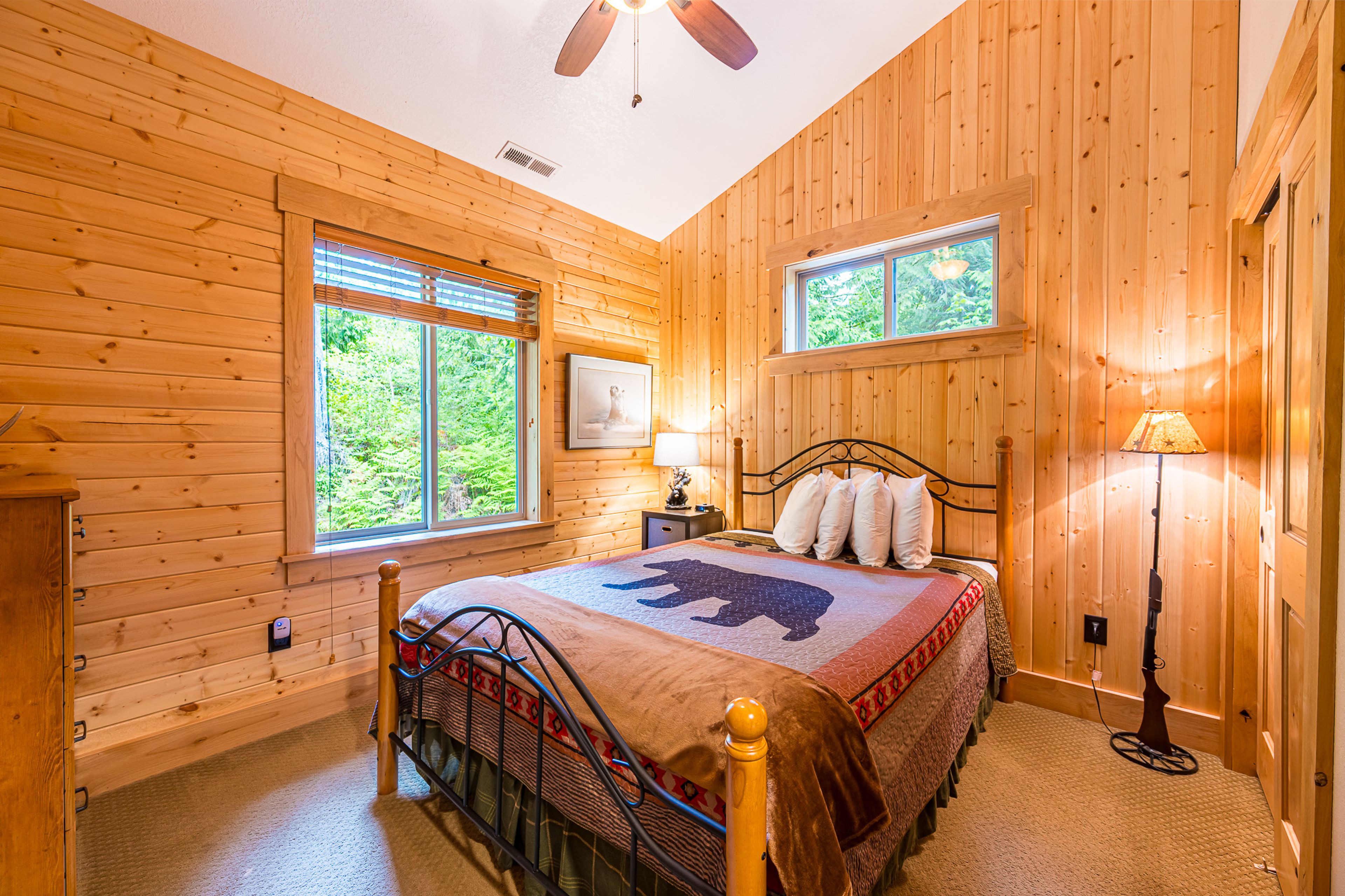 Bedroom 1 | 1st Floor | Queen Bed