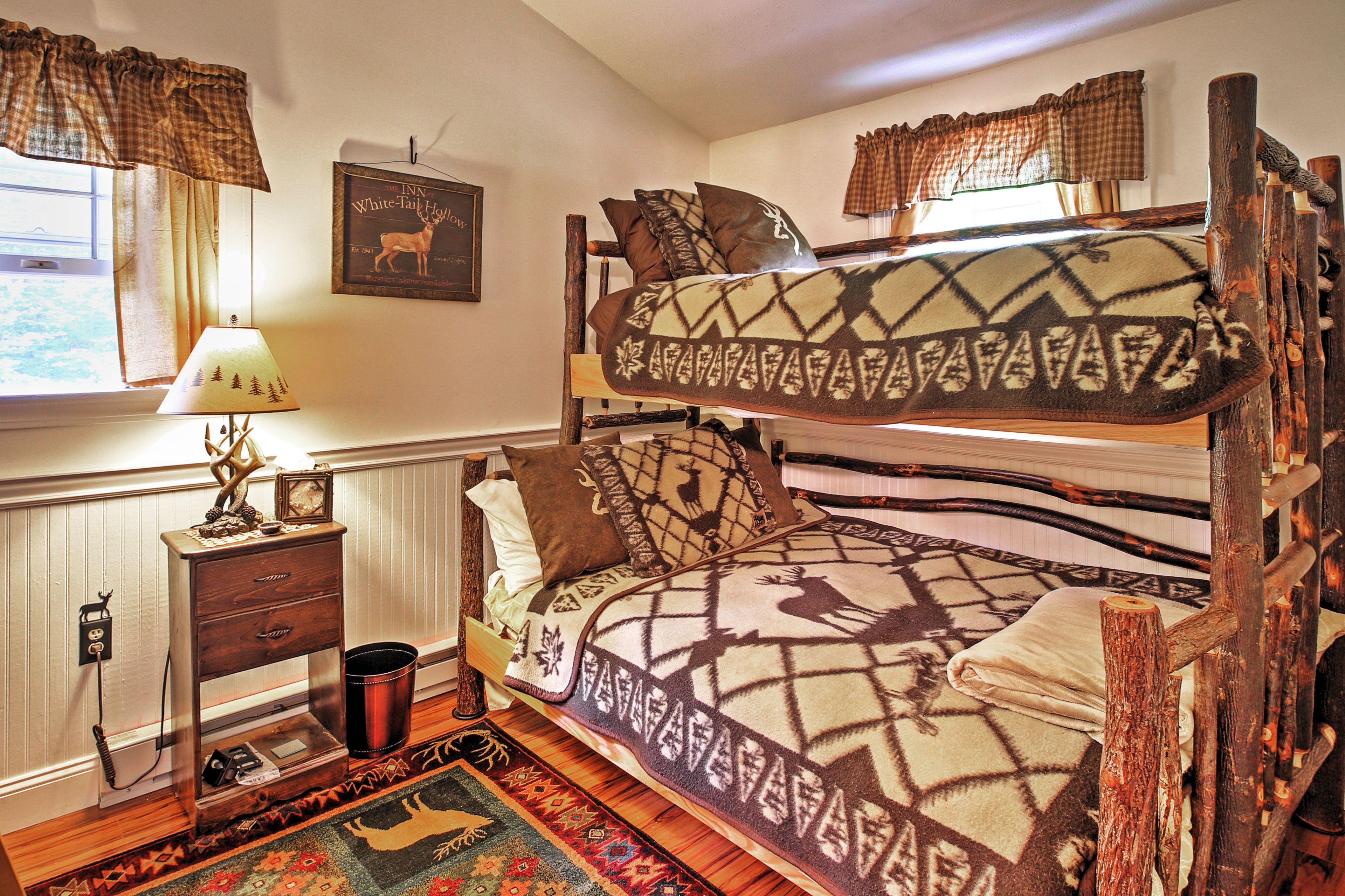 Bedroom | Twin/Full Bunk Bed