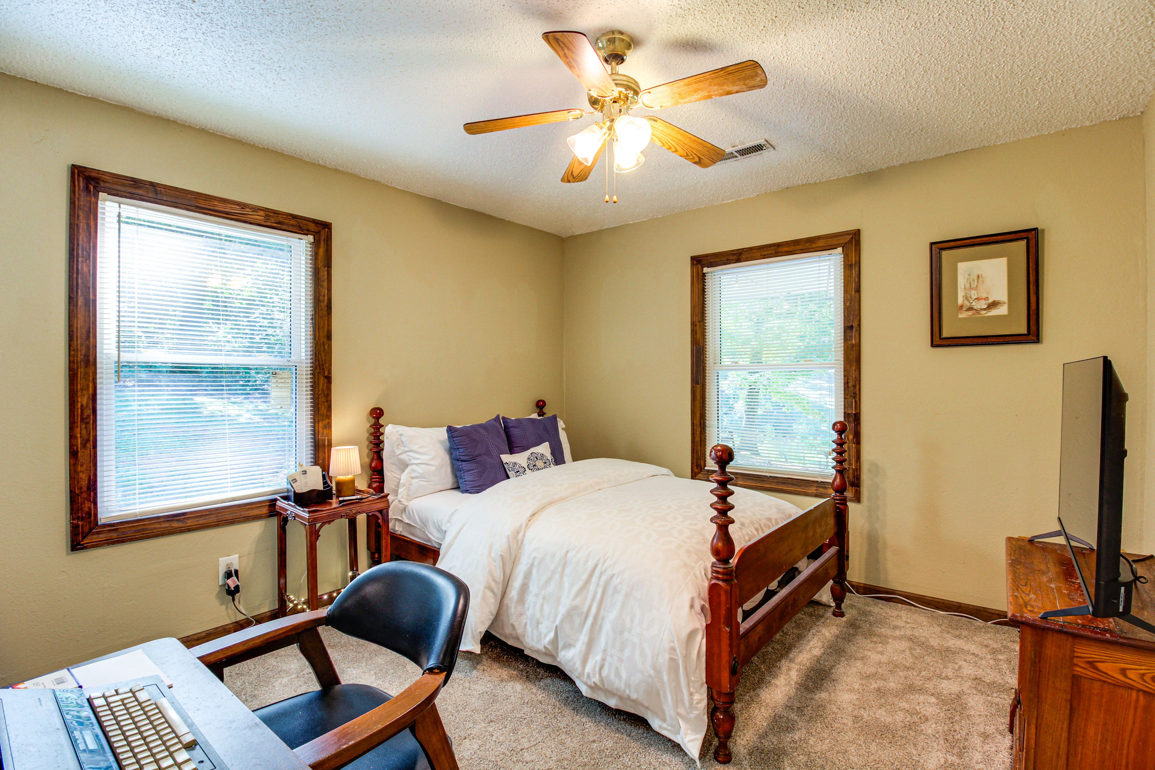 Bedroom 1 | Full Bed | Linens