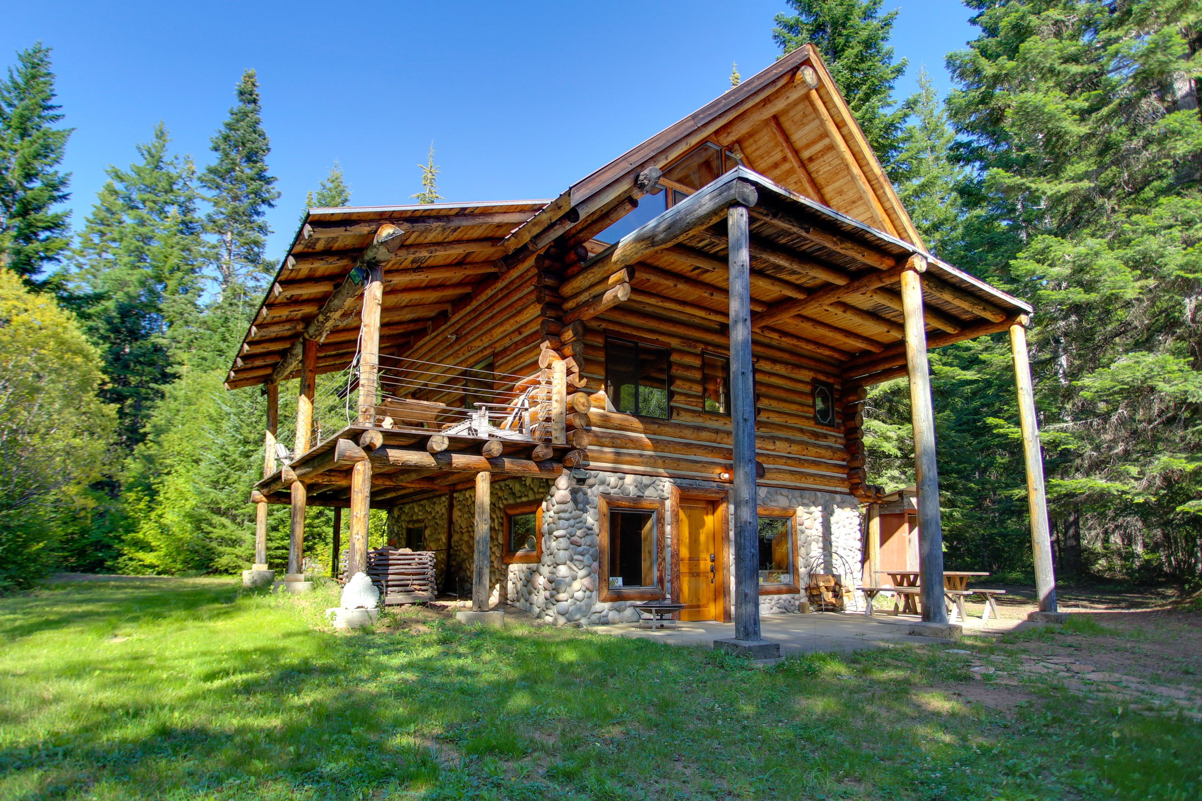 Easton Vacation Rental | 2BR | 1.5BA | 1,430 Sq Ft | Stairs Required