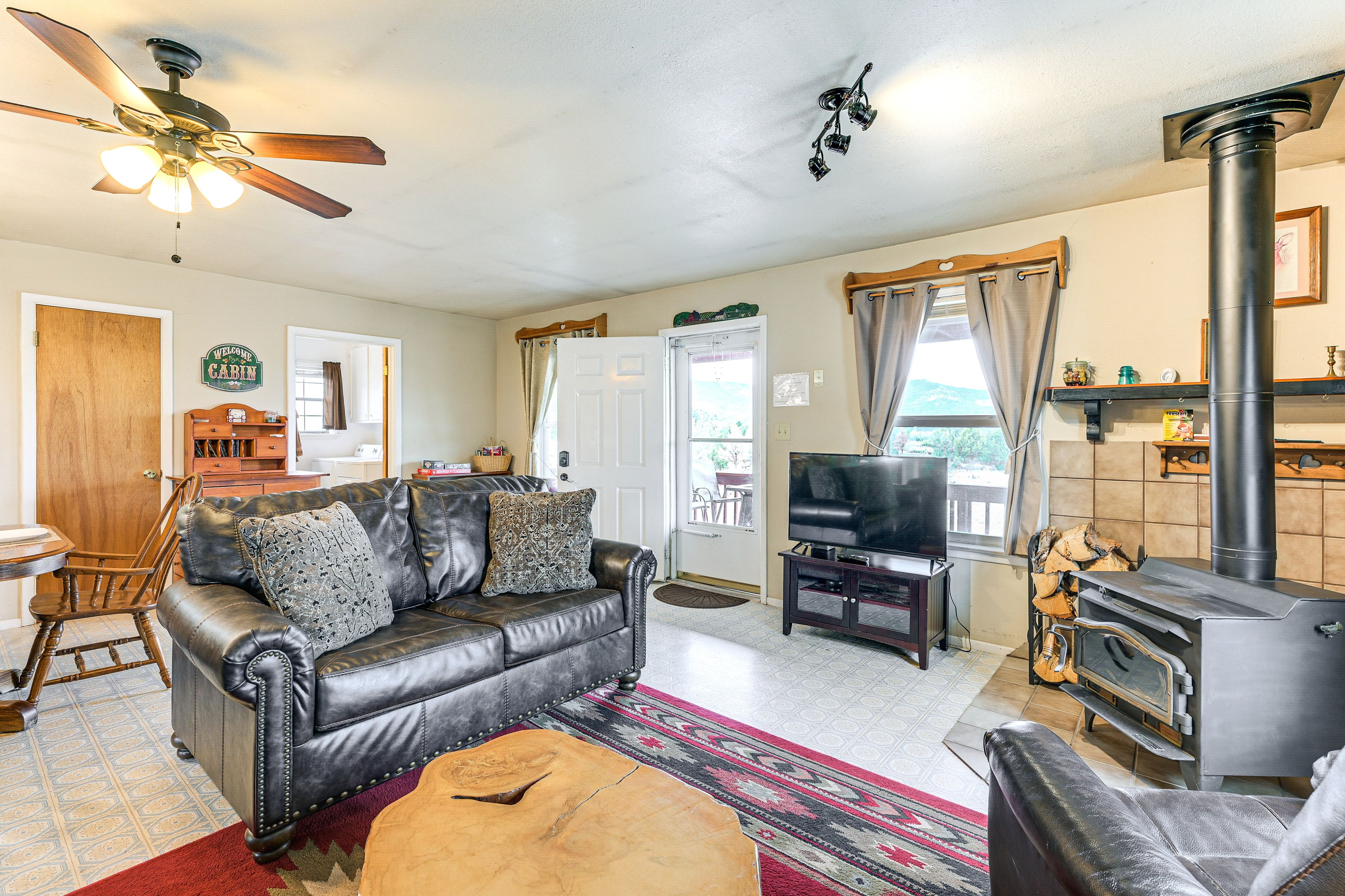Living Room | Twin Bed